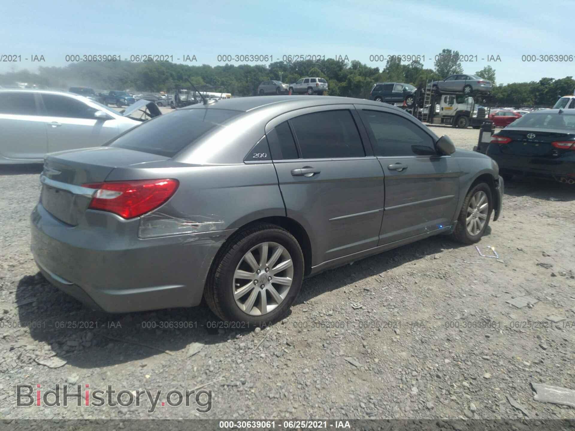 2013 CHRYSLER 200 - VIN: 1C3CCBBG9DN731923 - Фото 4