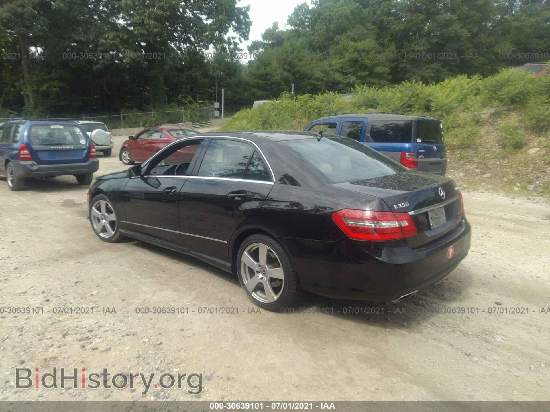 2010 MERCEDES-BENZ E-CLASS - VIN: WDDHF8HB0AA117472 - Фото 3