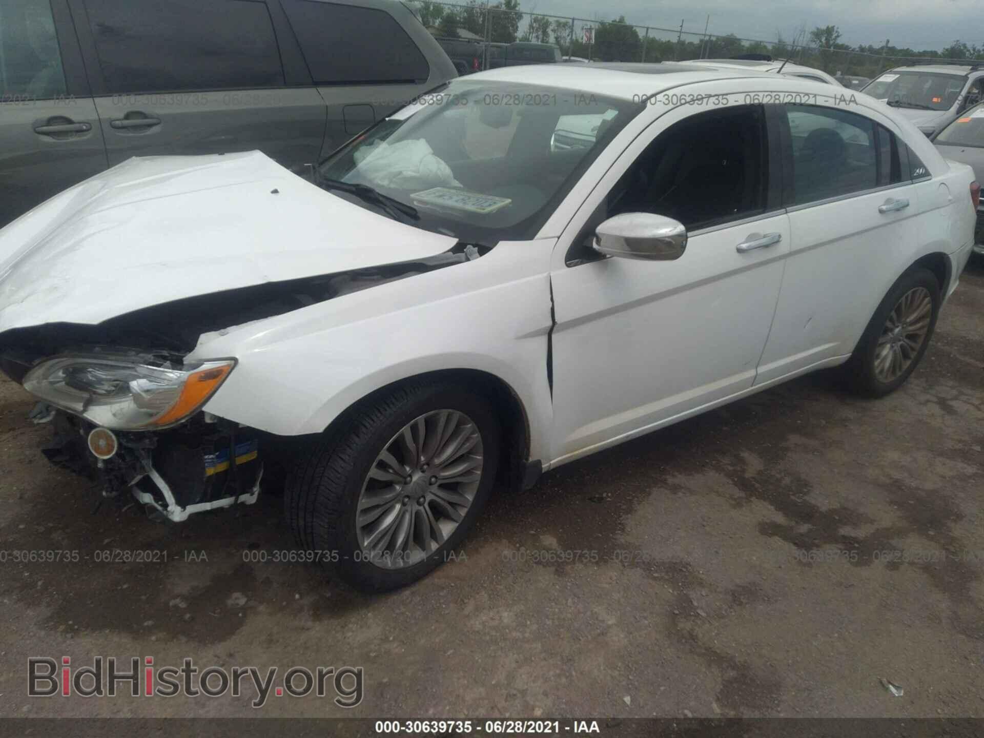 2013 CHRYSLER 200 - VIN: 1C3CCBCG5DN595286 - Фото 2