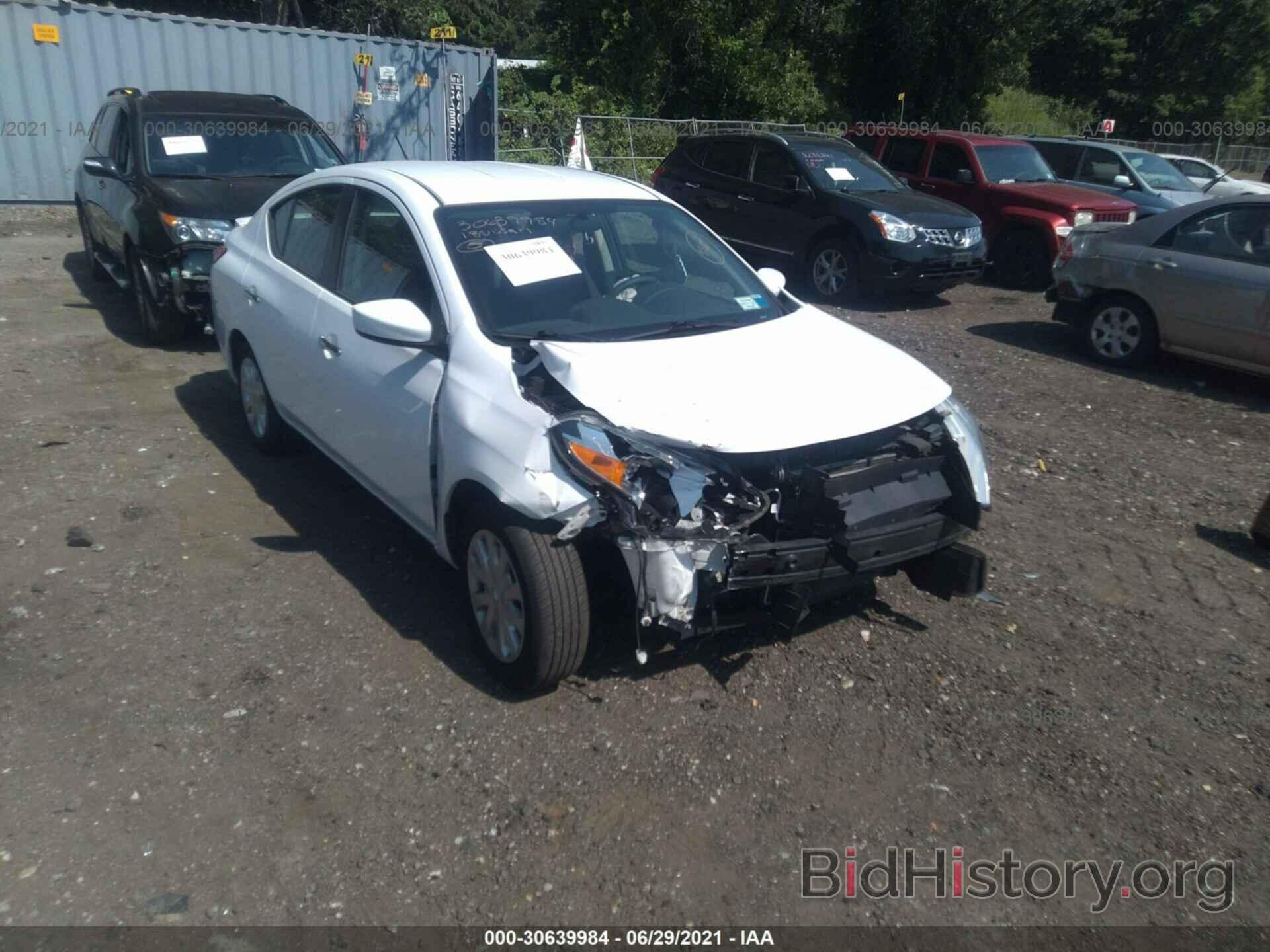 Photo 3N1CN7APXJK402401 - NISSAN VERSA SEDAN 2018