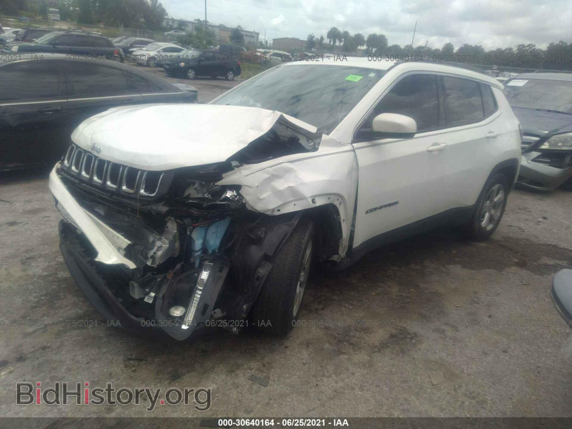 2019 JEEP COMPASS - VIN: 3C4NJCBB0KT637561 - Фото 2