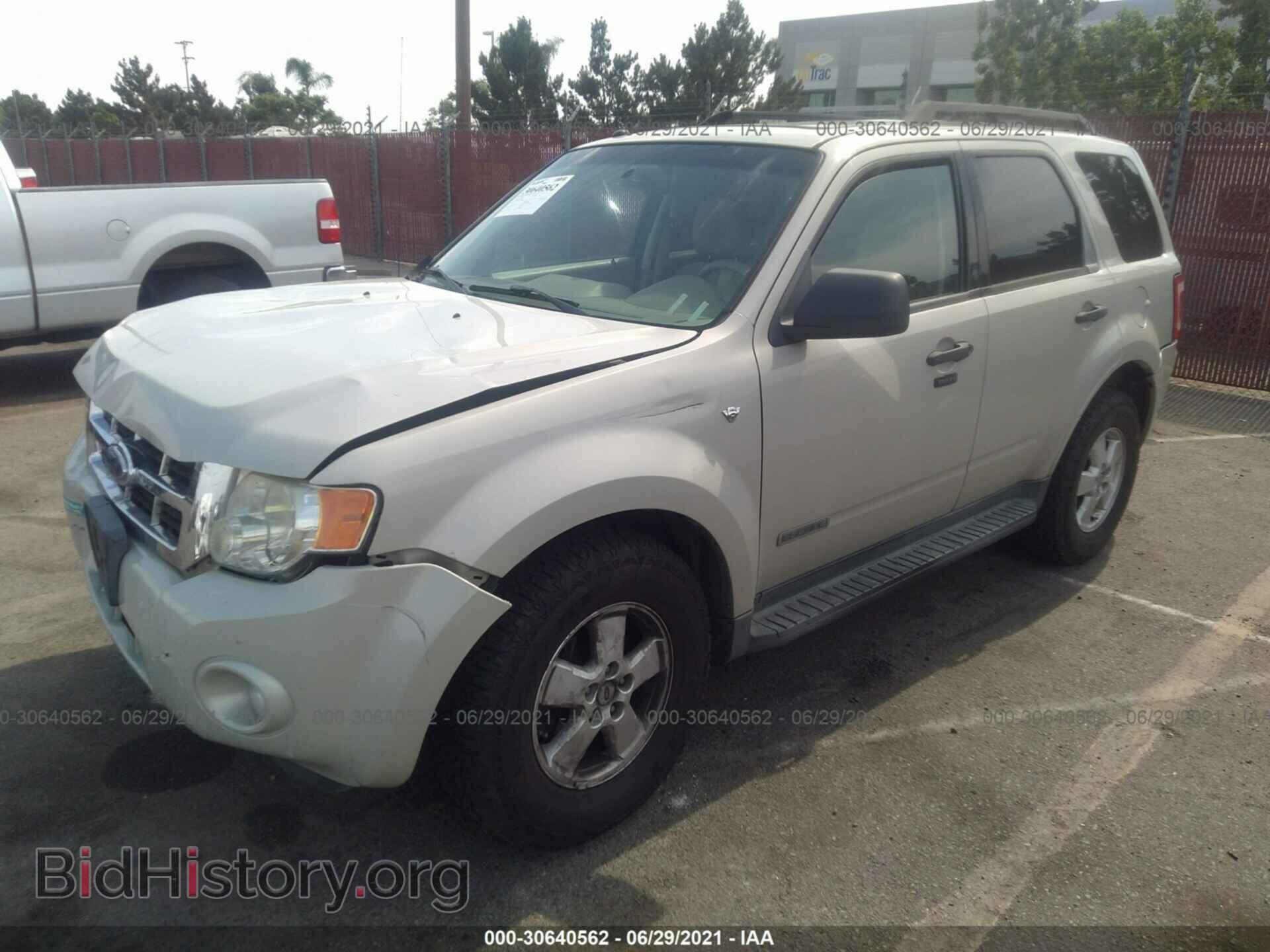 2008 FORD ESCAPE - VIN: 1FMCU93158KA38880 - Фото 2