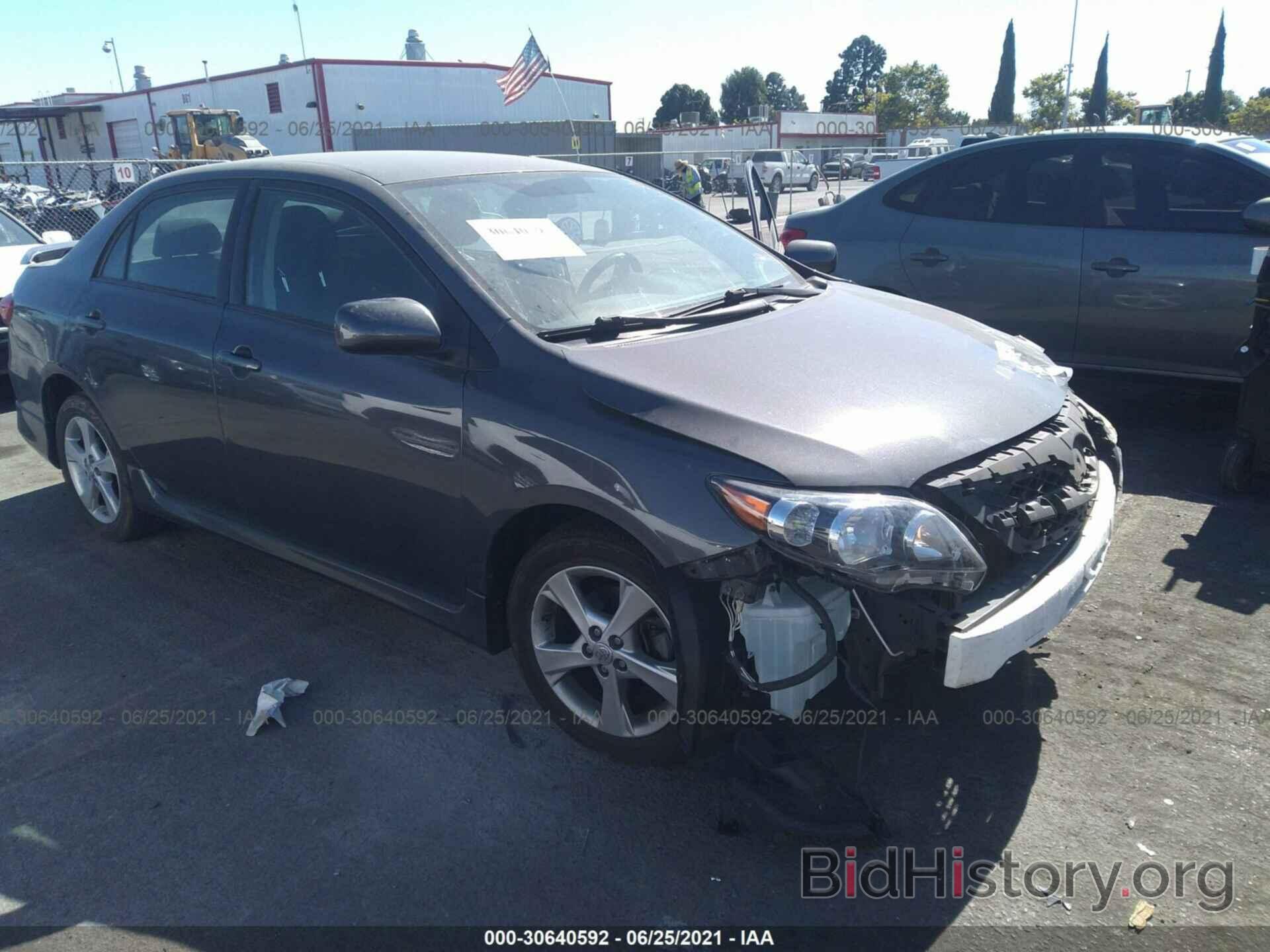 Photo 2T1BU4EE3BC688433 - TOYOTA COROLLA 2011