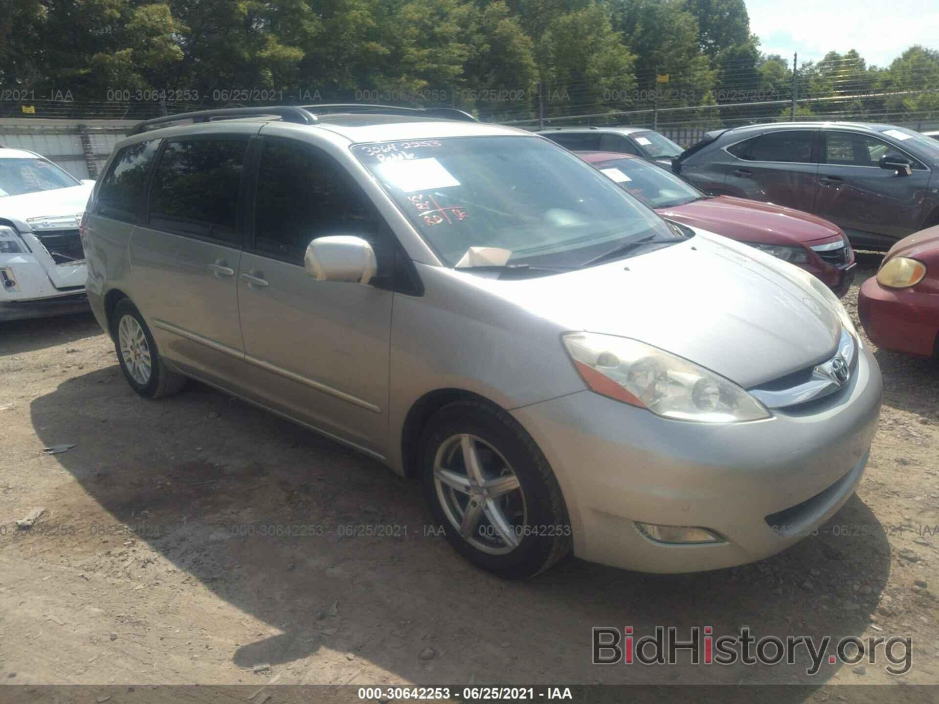 Photo 5TDYK4CC8AS313502 - TOYOTA SIENNA 2010