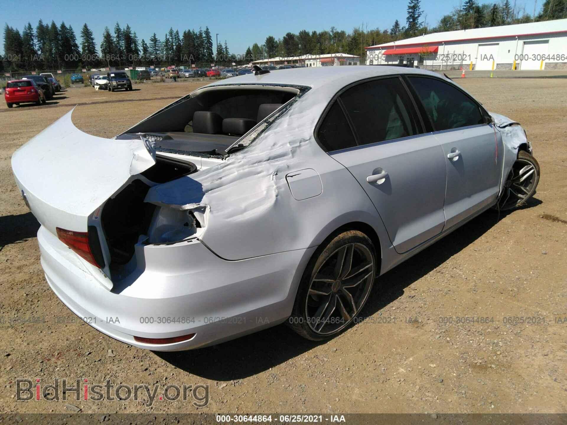 2017 VOLKSWAGEN JETTA - VIN: 3VWDB7AJ3HM412785 - Фото 4