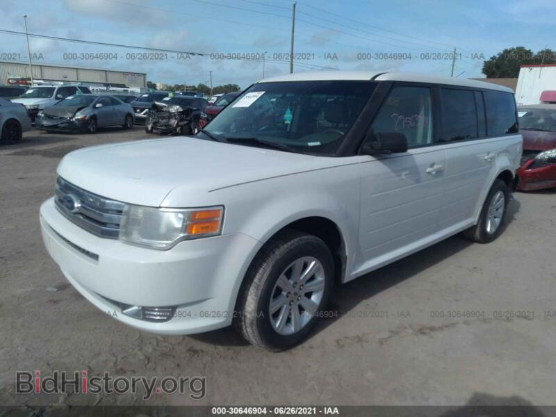 2011 Ford FLEX (VIN 2FMGK5BC7BBD28722) — фото 2 из 11