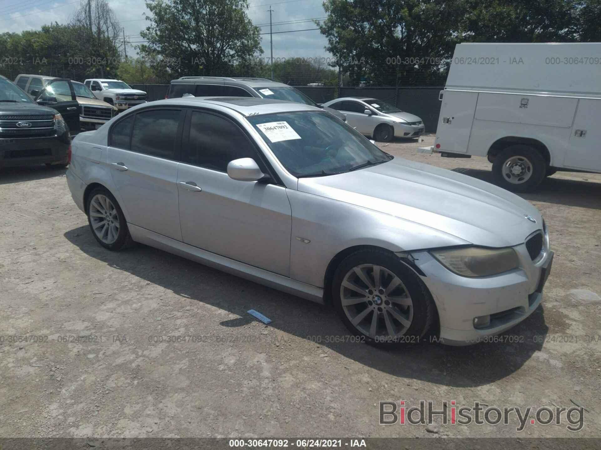 Фотография WBAPH77539NL85553 - BMW 3 SERIES 2009