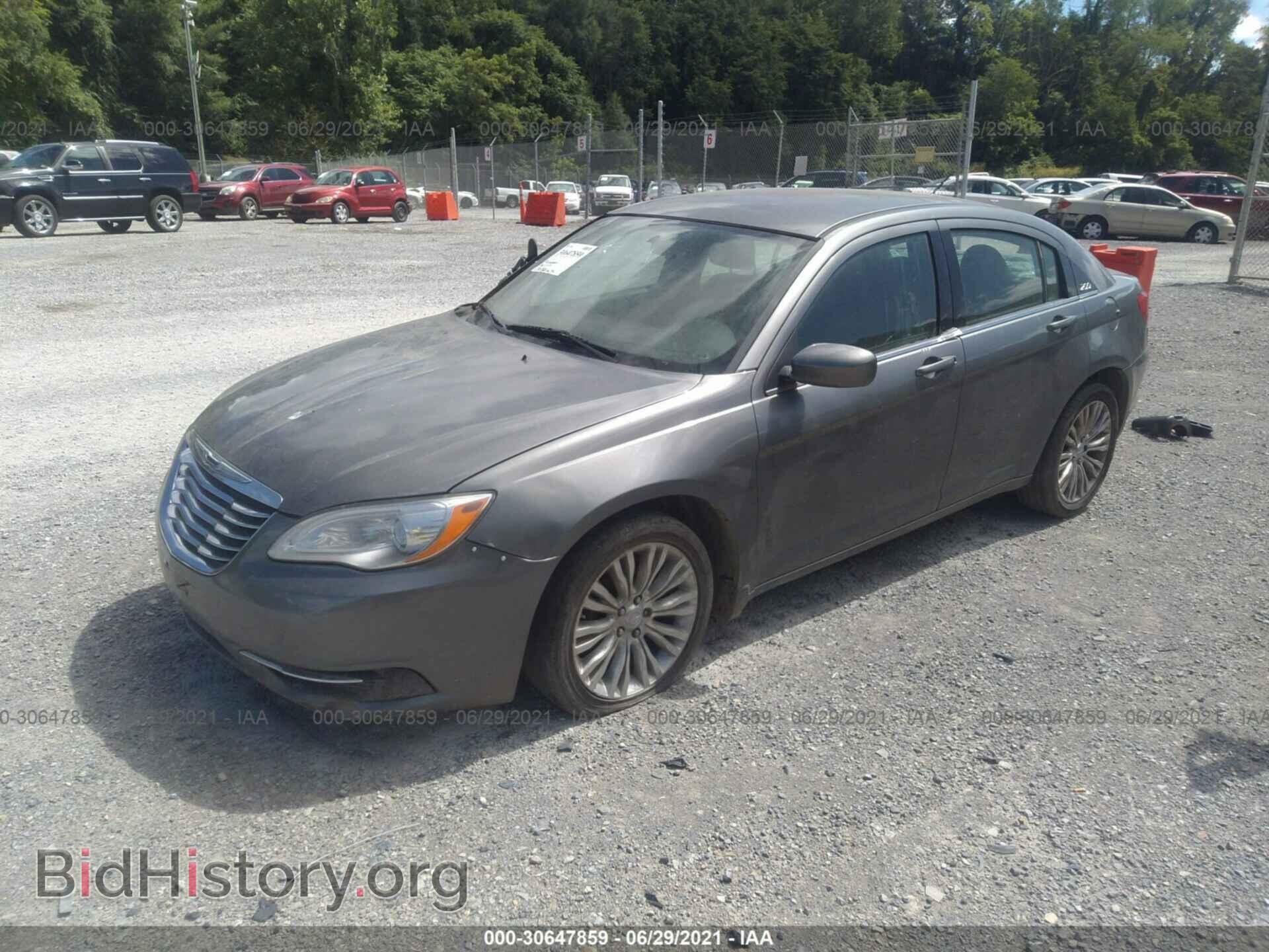 2012 CHRYSLER 200 - VIN: 1C3CCBAB9CN113439 - Photo 2