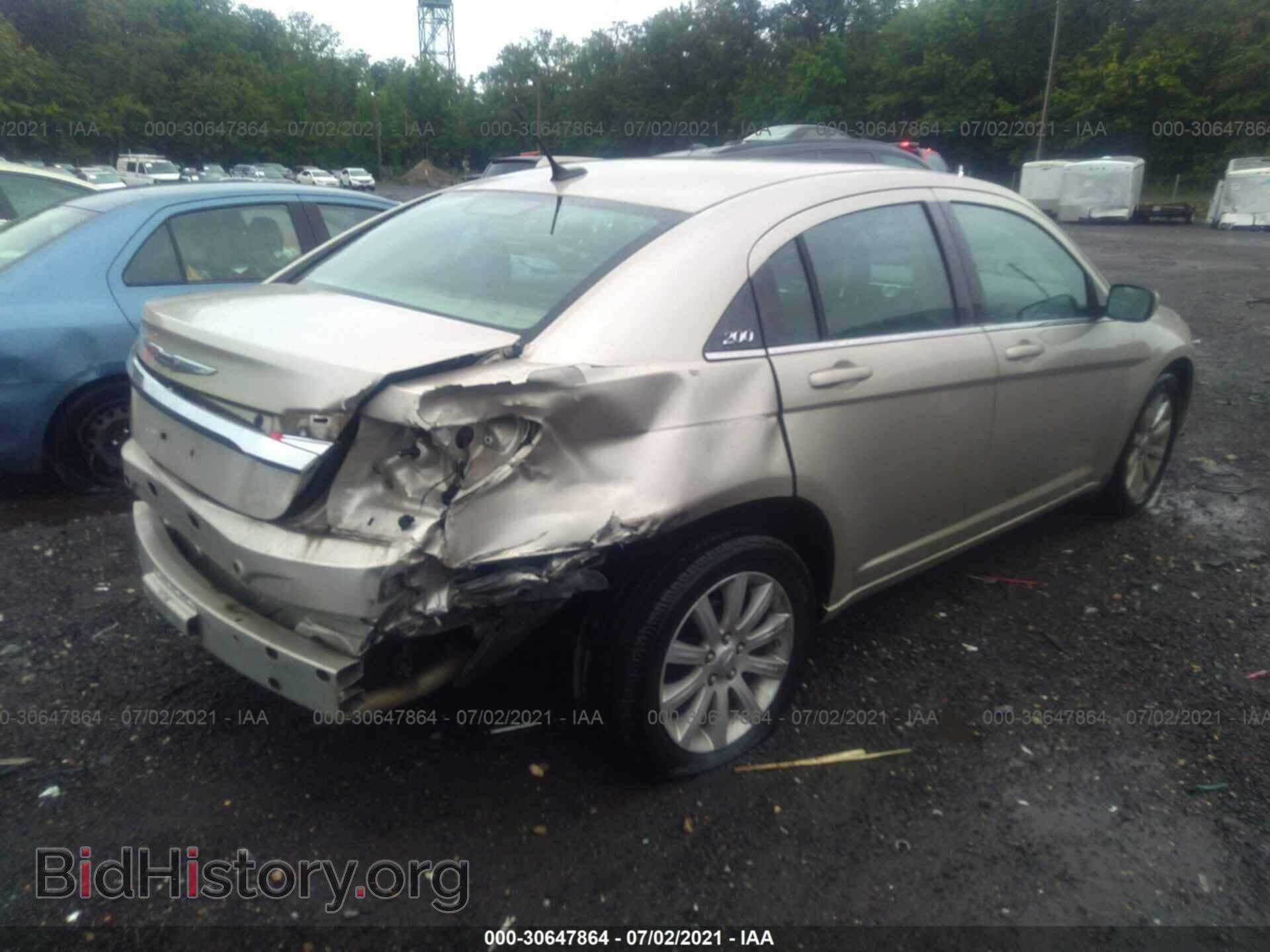 2013 CHRYSLER 200 - VIN: 1C3CCBBB6DN728207 - Фото 4
