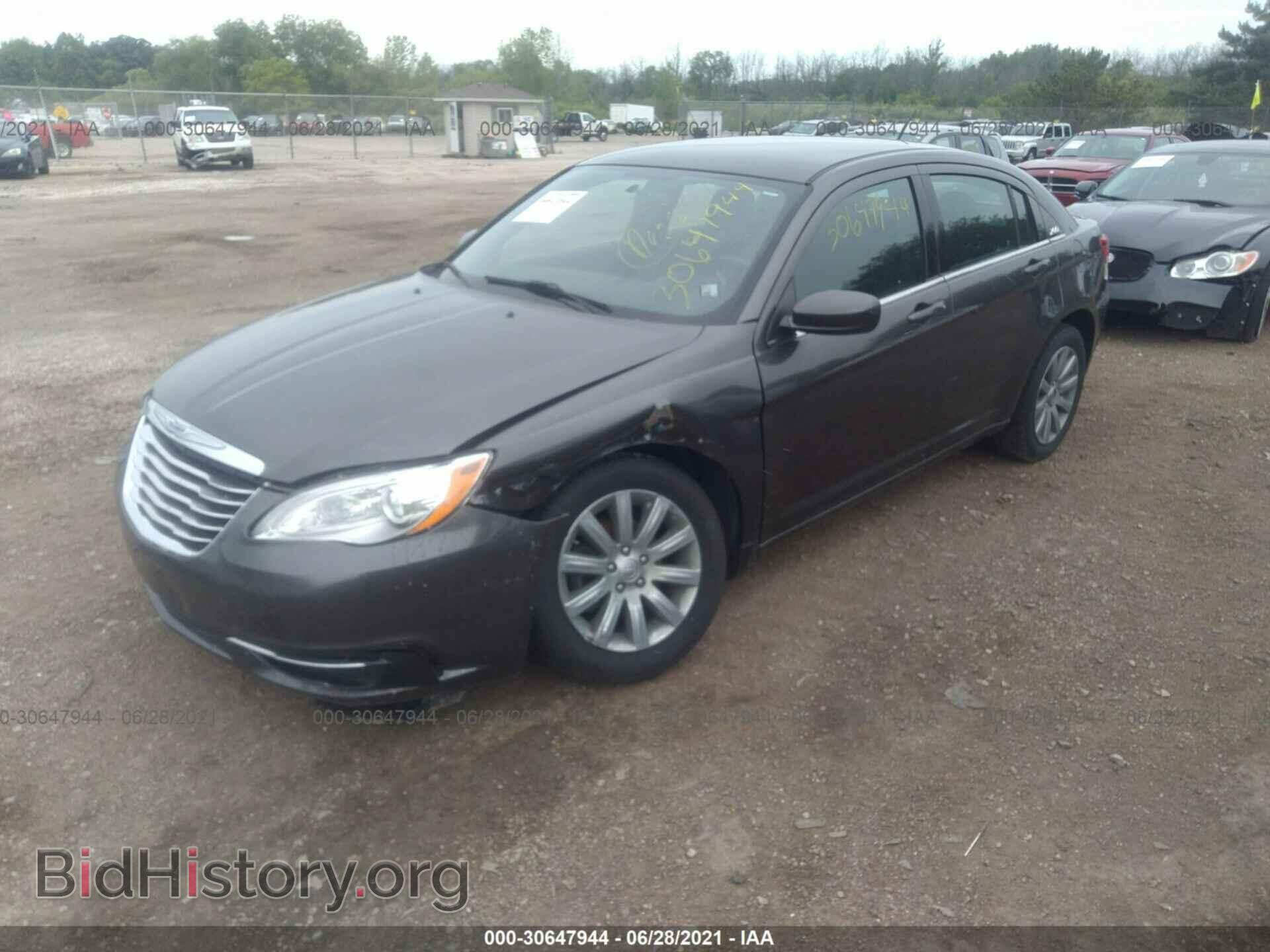 2014 CHRYSLER 200 - VIN: 1C3CCBBB6EN185474 - Фото 2