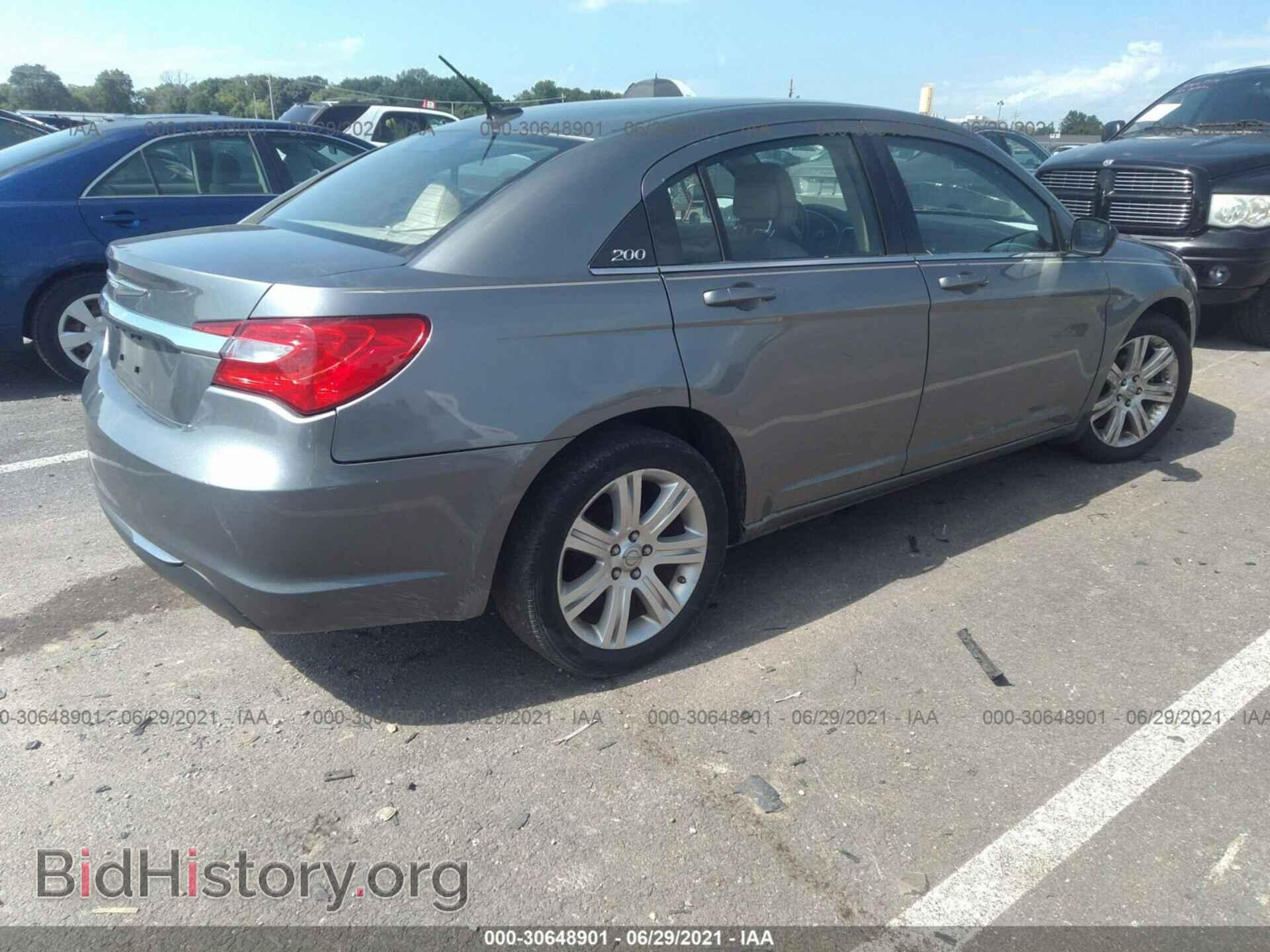 2012 CHRYSLER 200 - VIN: 1C3CCBBG2CN121005 - Фото 4