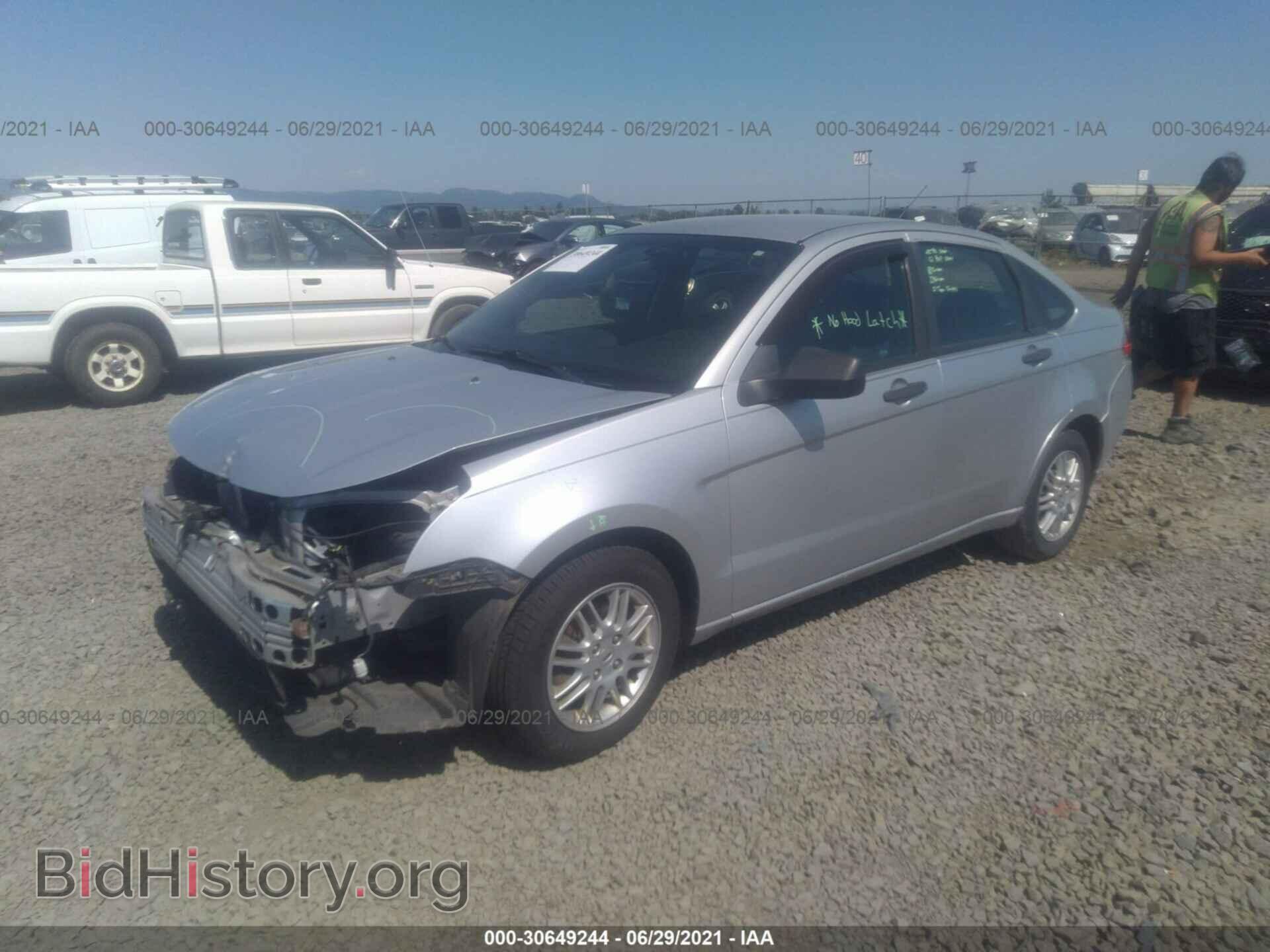 2011 FORD FOCUS - VIN: 1FAHP3FN3BW151066 - Фото 2