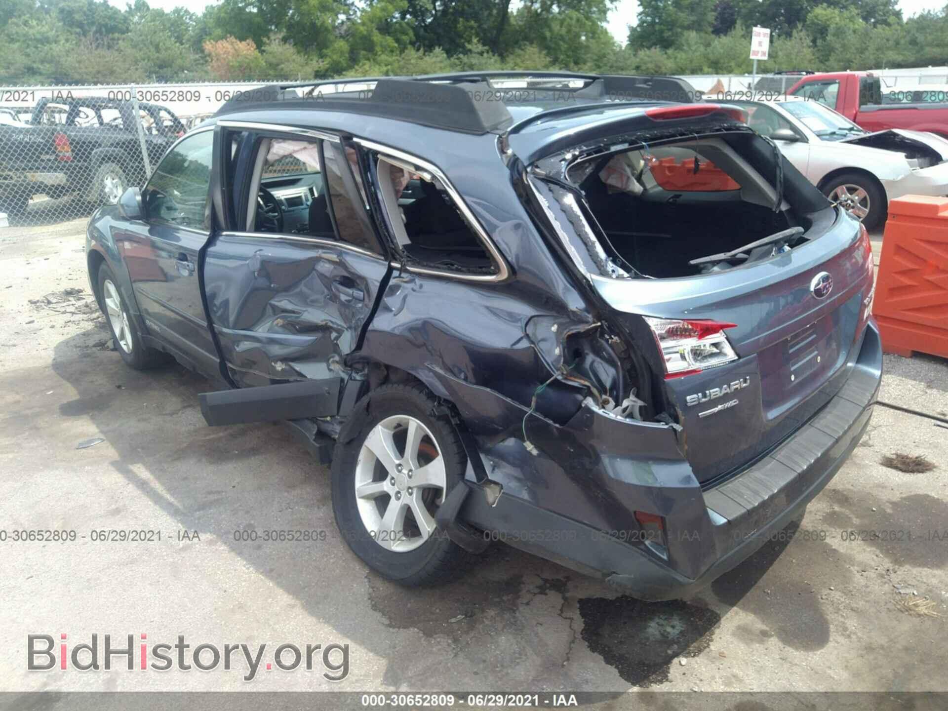 2014 SUBARU OUTBACK - VIN: 4S4BRCDC8E3281566 - Фото 3