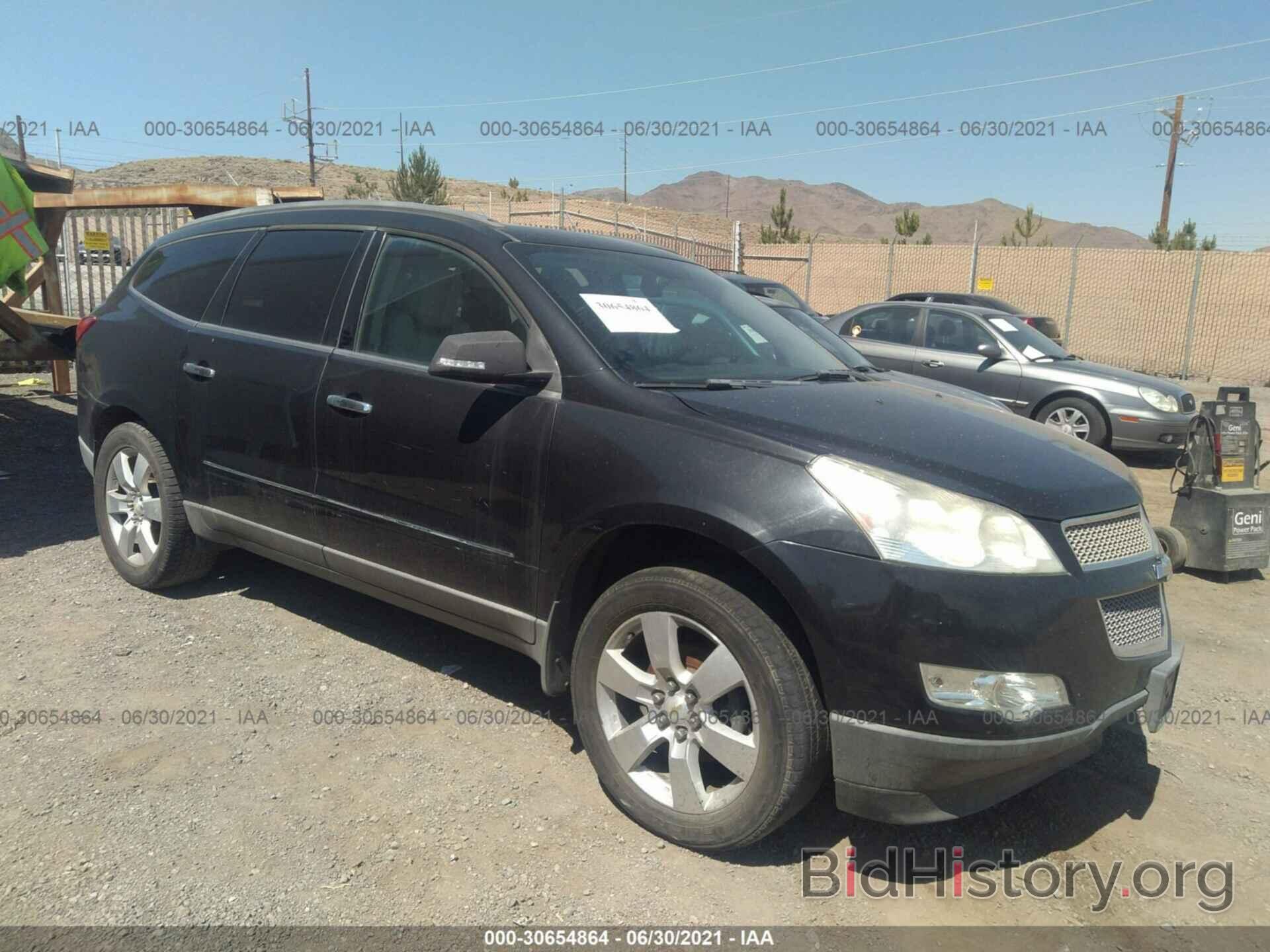 Photo 1GNLRHED3AS152834 - CHEVROLET TRAVERSE 2010