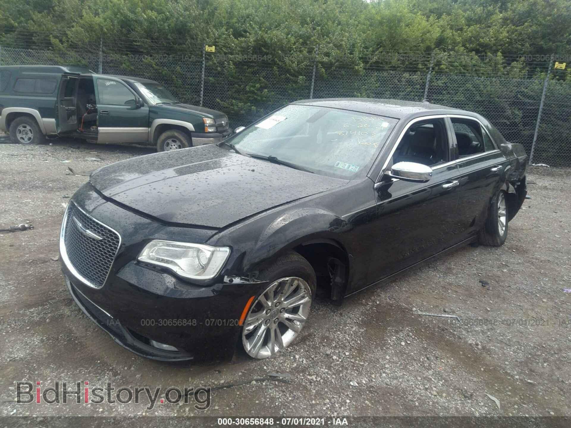 2015 CHRYSLER 300 - VIN: 2C3CCAEG1FH814103 - Фото 2
