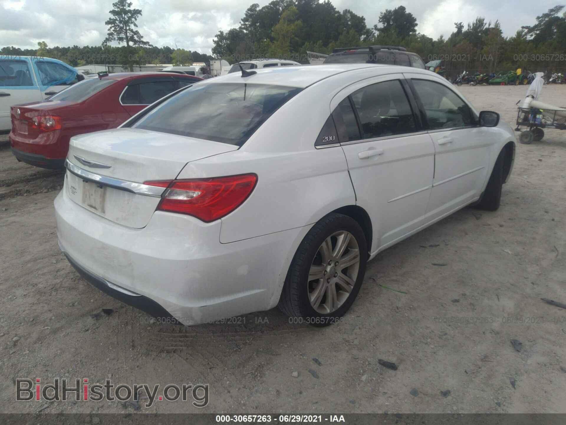 2012 CHRYSLER 200 - VIN: 1C3CCBAG1CN240603 - Фото 4