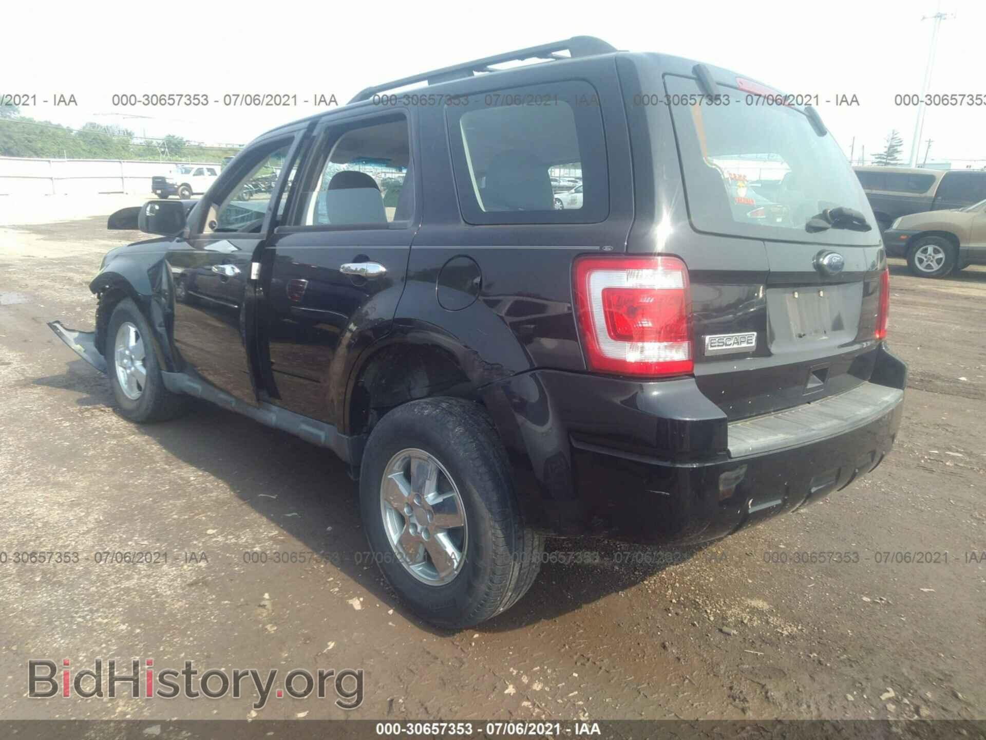 2011 FORD ESCAPE - VIN: 1FMCU0C78BKB21890 - Фото 3