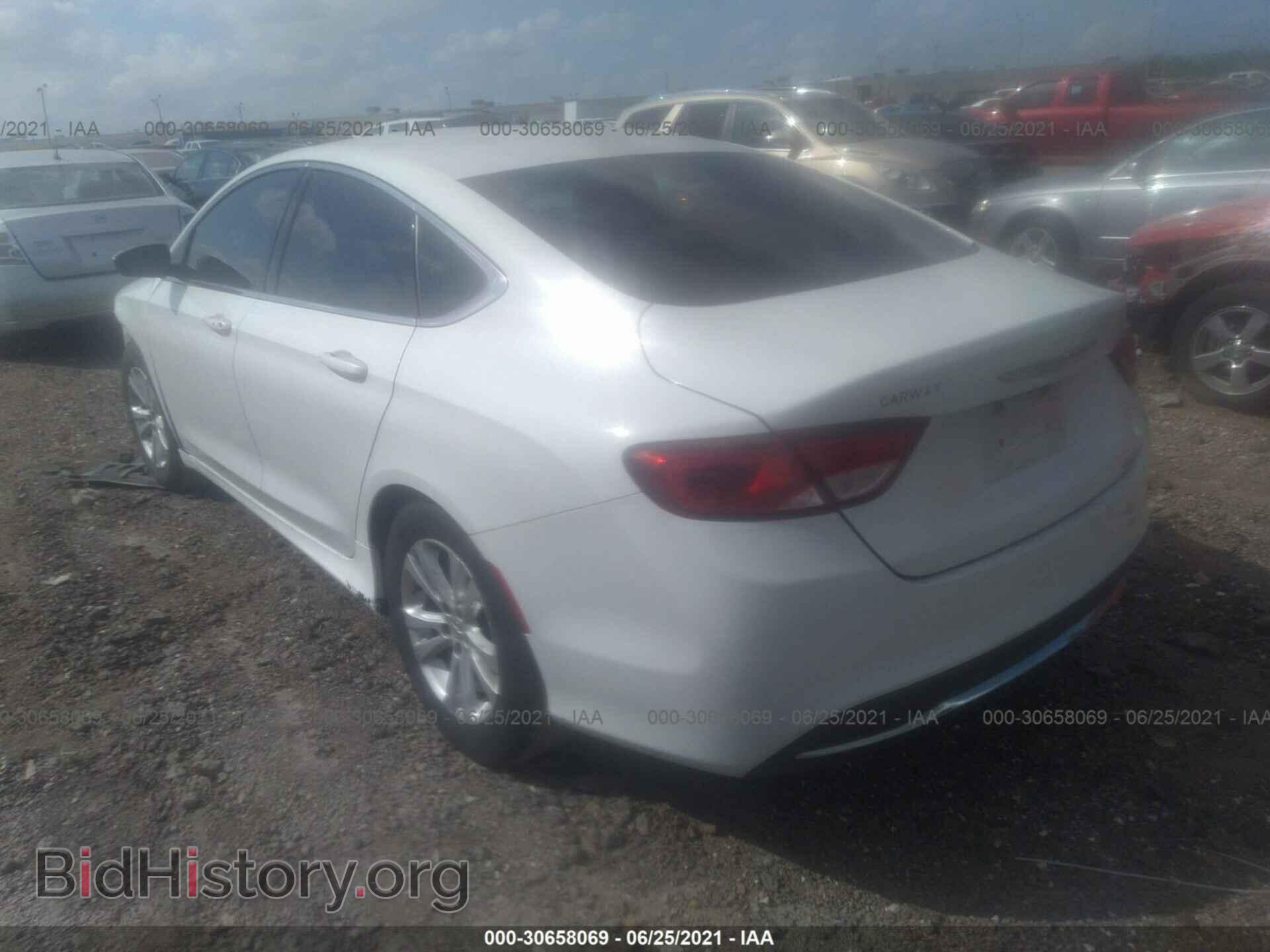 2015 CHRYSLER 200 - VIN: 1C3CCCABXFN556323 - Фото 3