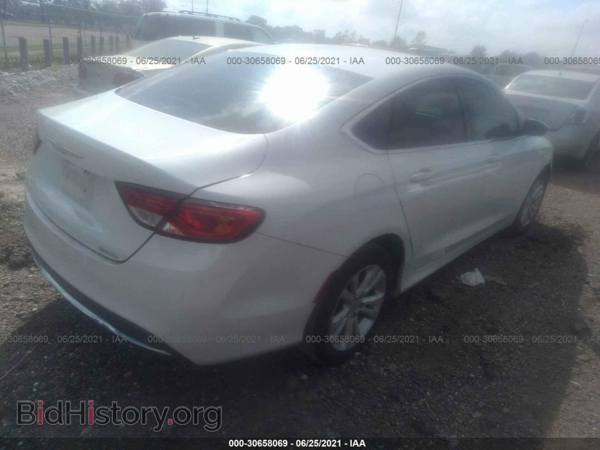 2015 CHRYSLER 200 - VIN: 1C3CCCABXFN556323 - Фото 4