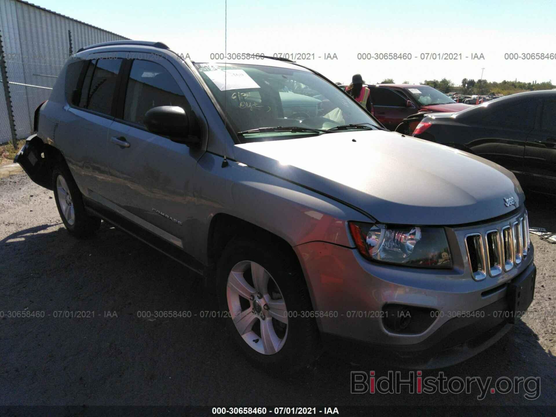 Photo 1C4NJDBB9GD670738 - JEEP COMPASS 2016