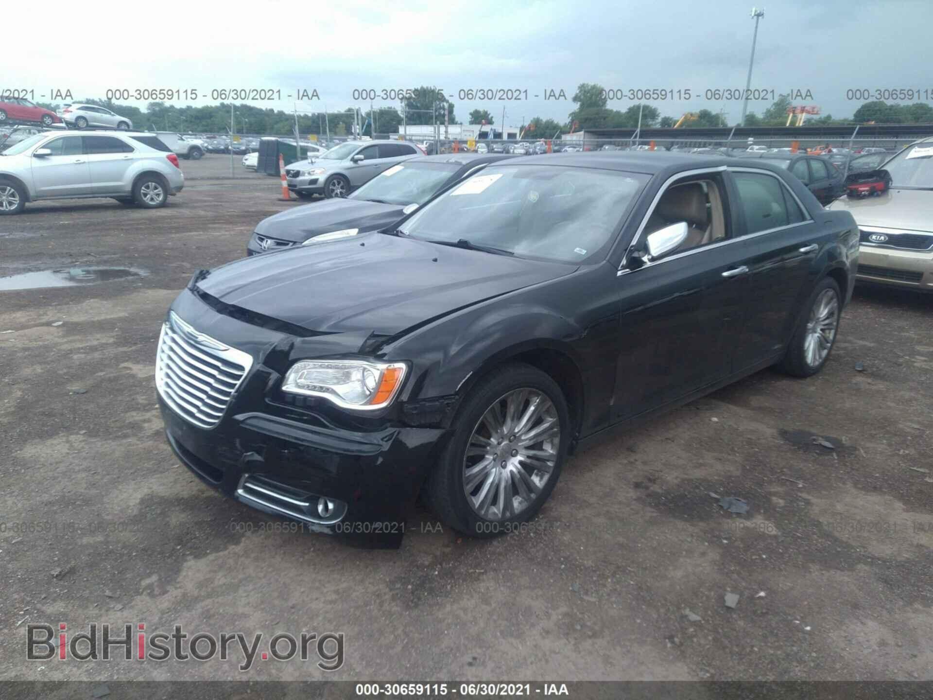 2011 CHRYSLER 300 - VIN: 2C3CA5CG9BH598592 - Фото 2