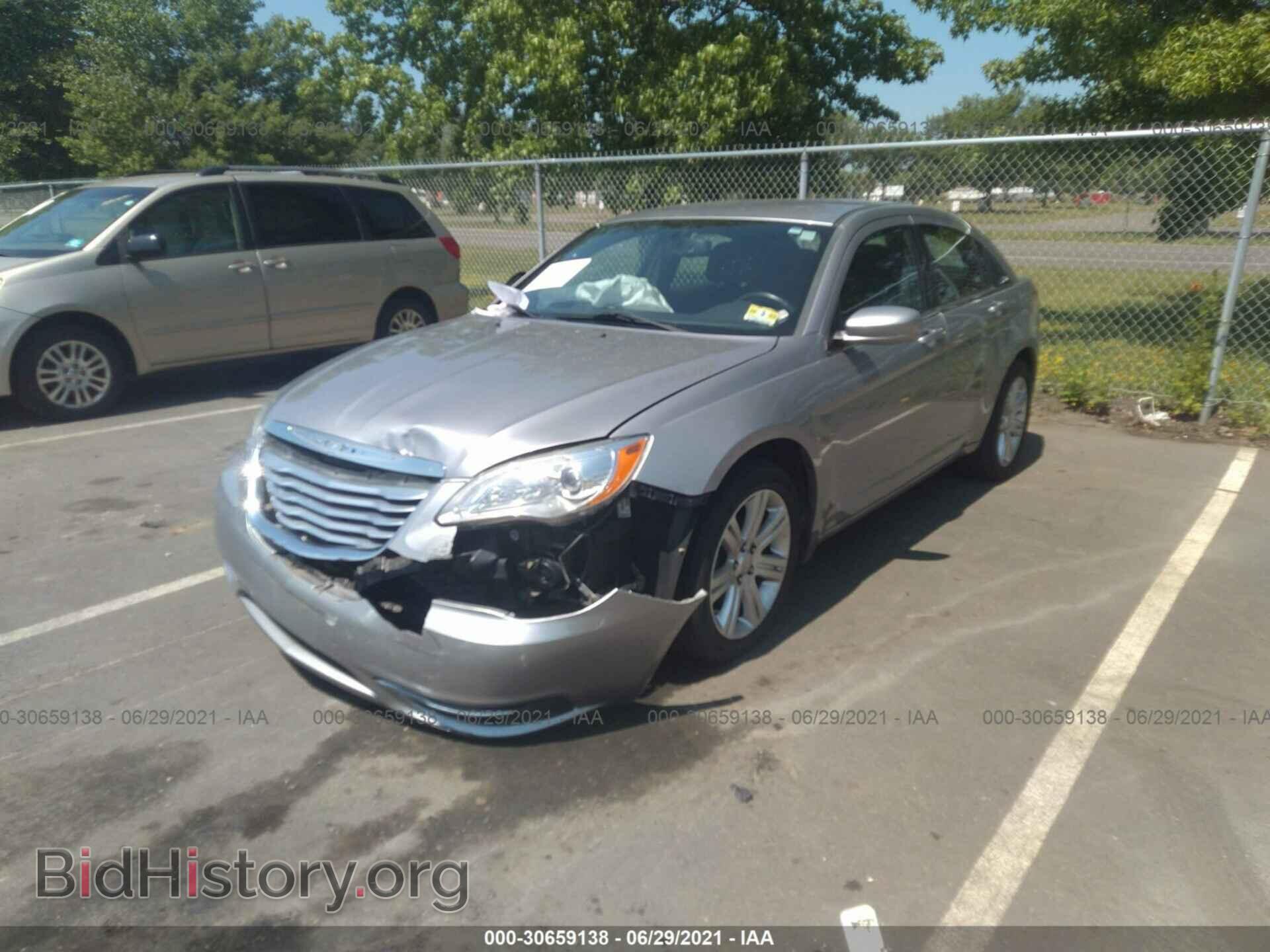 2013 CHRYSLER 200 - VIN: 1C3CCBBB0DN542792 - Photo 2