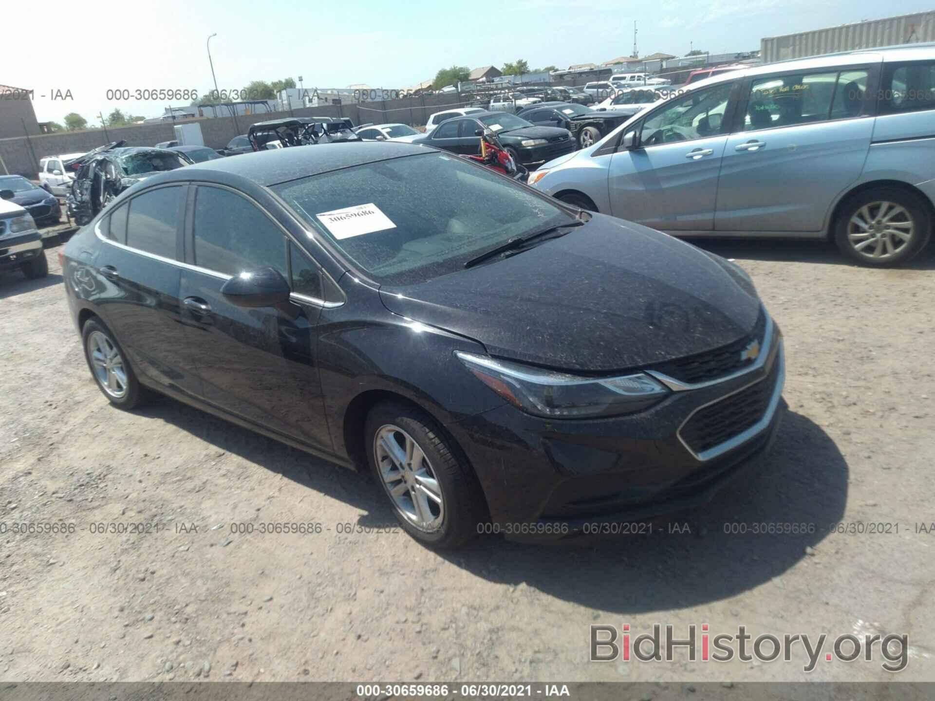 Photo 1G1BE5SM8H7185868 - CHEVROLET CRUZE 2017