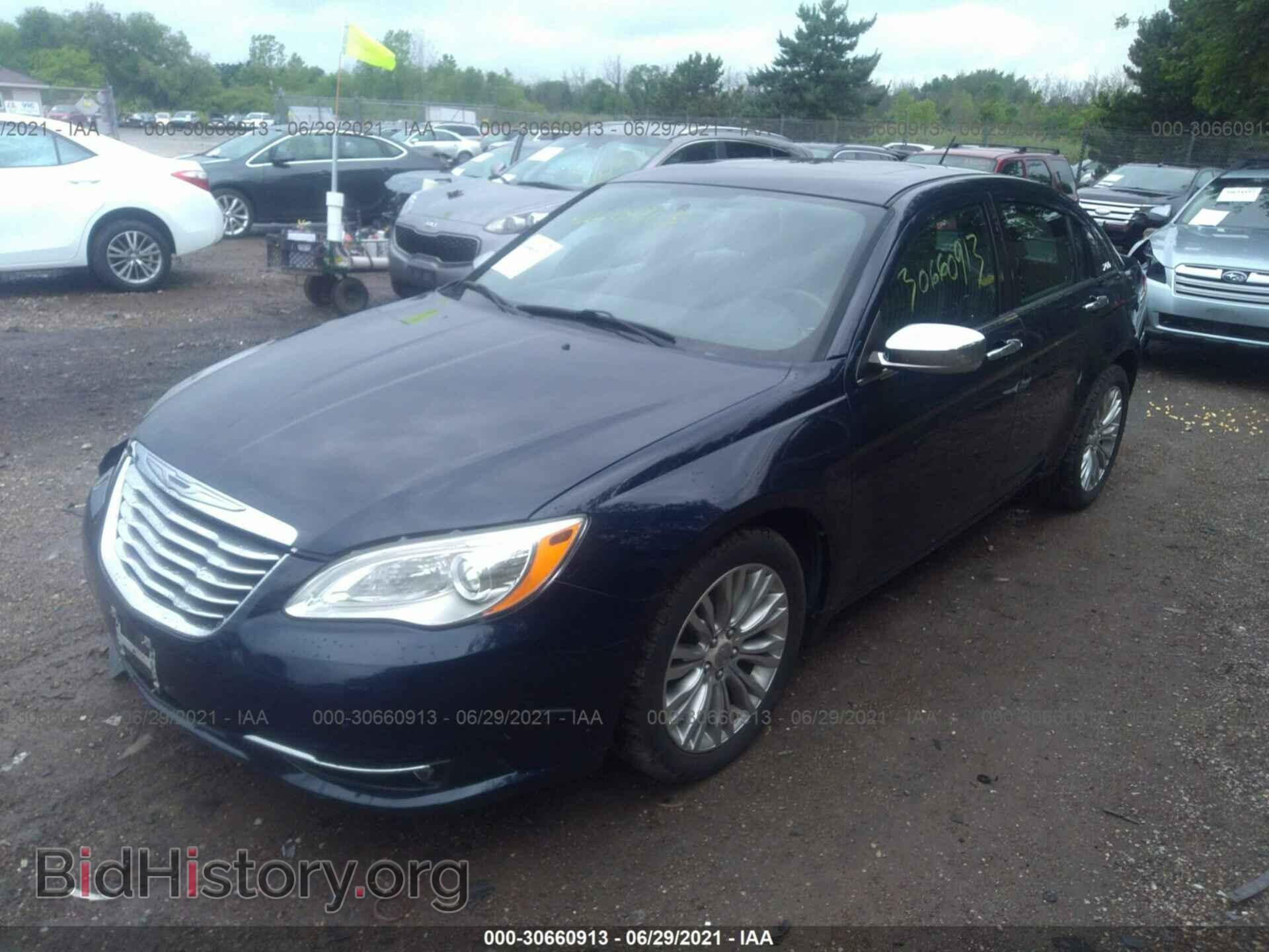 2013 CHRYSLER 200 - VIN: 1C3CCBCG2DN652995 - Photo 2