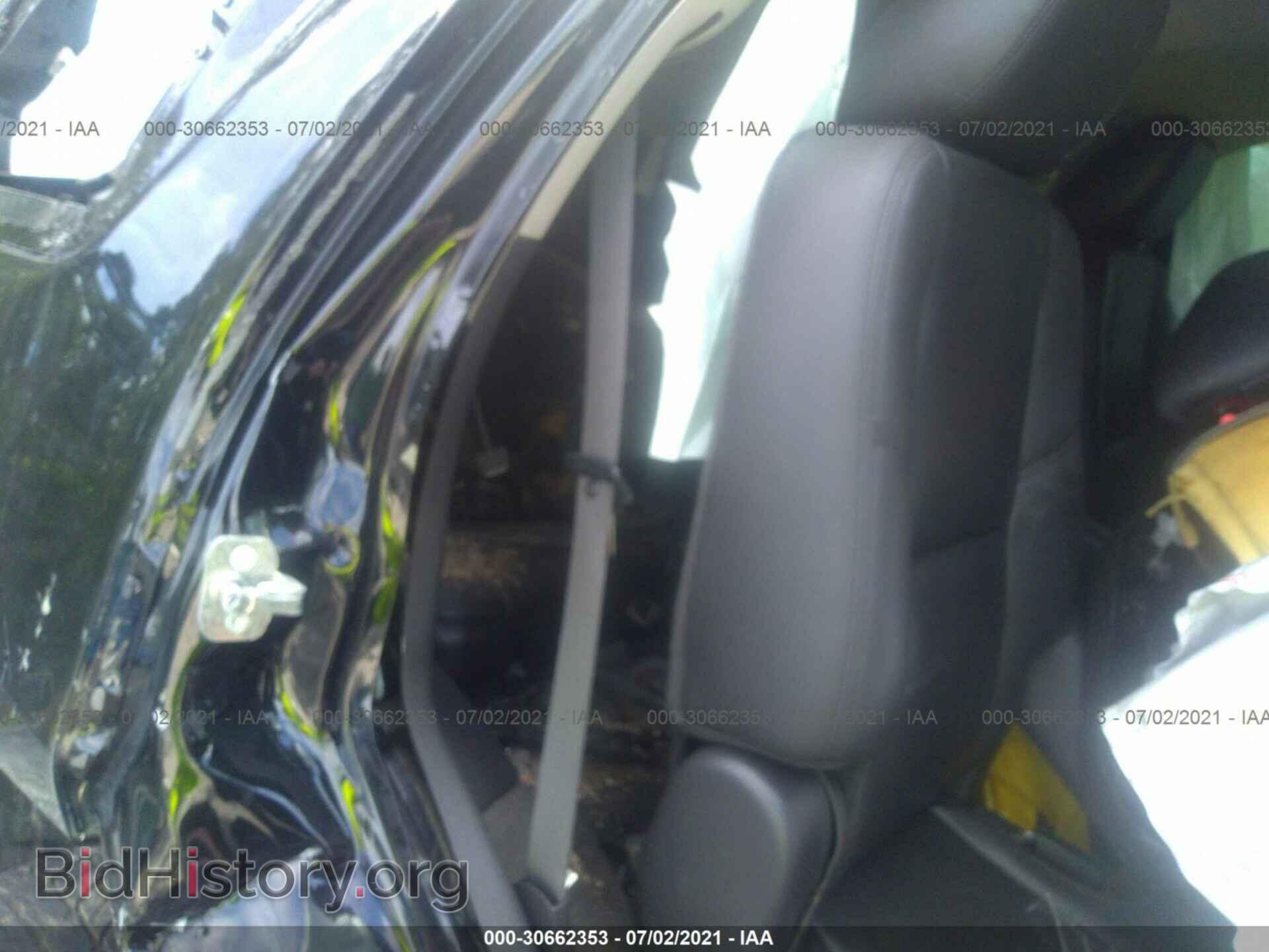 2011 GMC YUKON - VIN: 1GKS2EEF9BR372887 - Фото 8