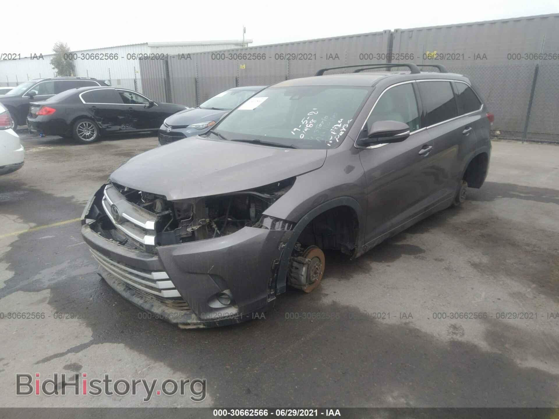 2017 TOYOTA HIGHLANDER - VIN: 5TDZARFH2HS024234 - Фото 2