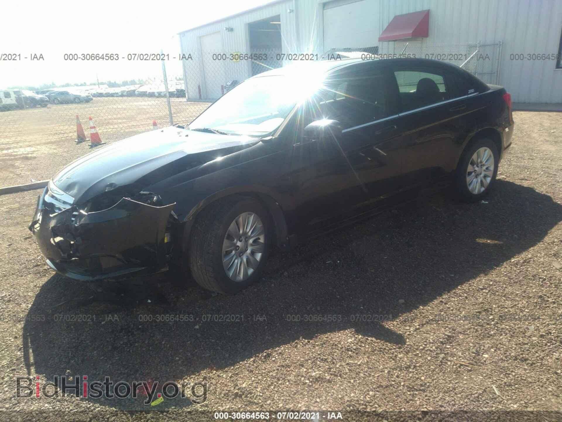 2013 CHRYSLER 200 - VIN: 1C3CCBABXDN734500 - Фото 2