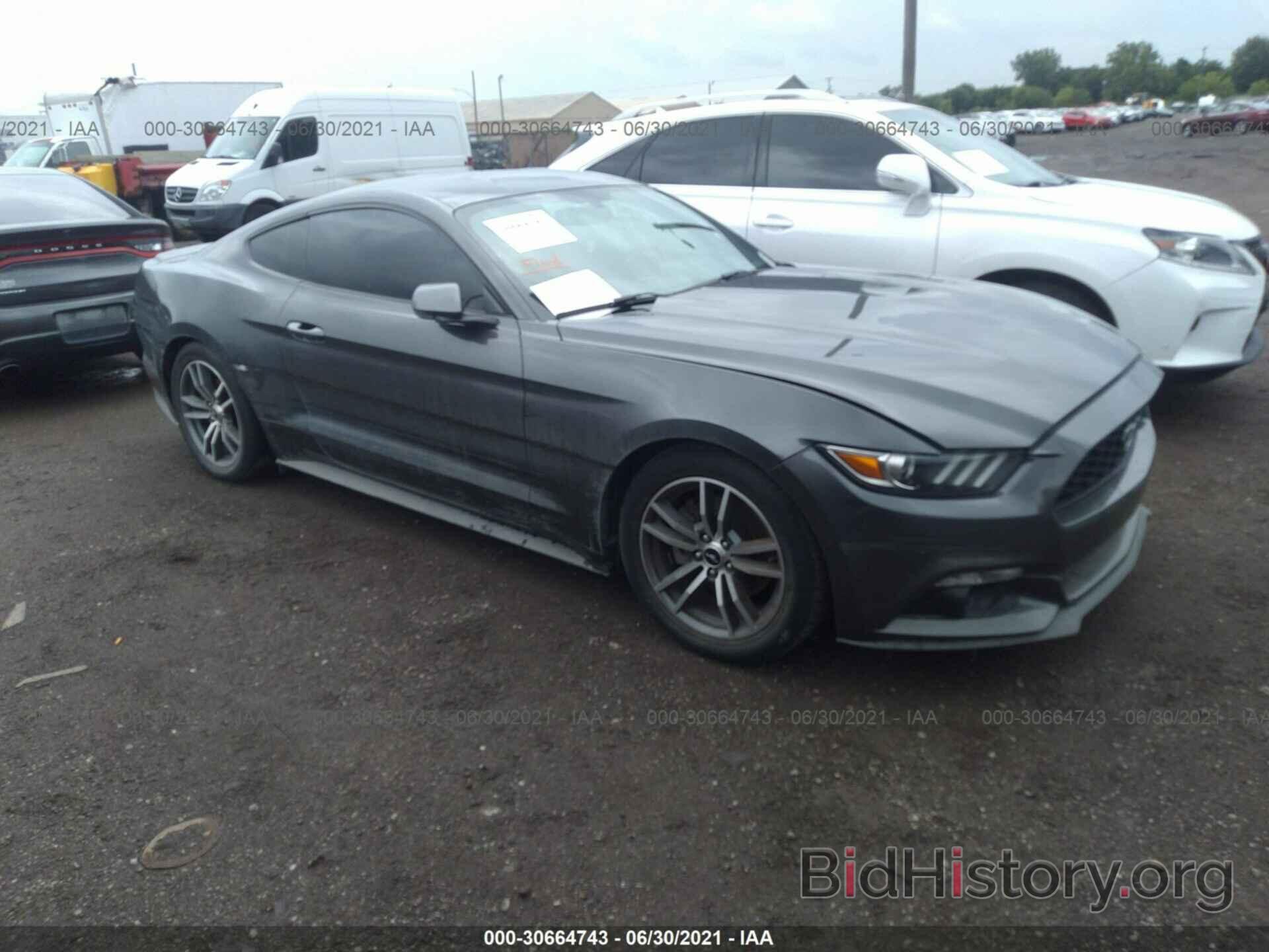 Photo 1FA6P8TH0F5317879 - FORD MUSTANG 2015