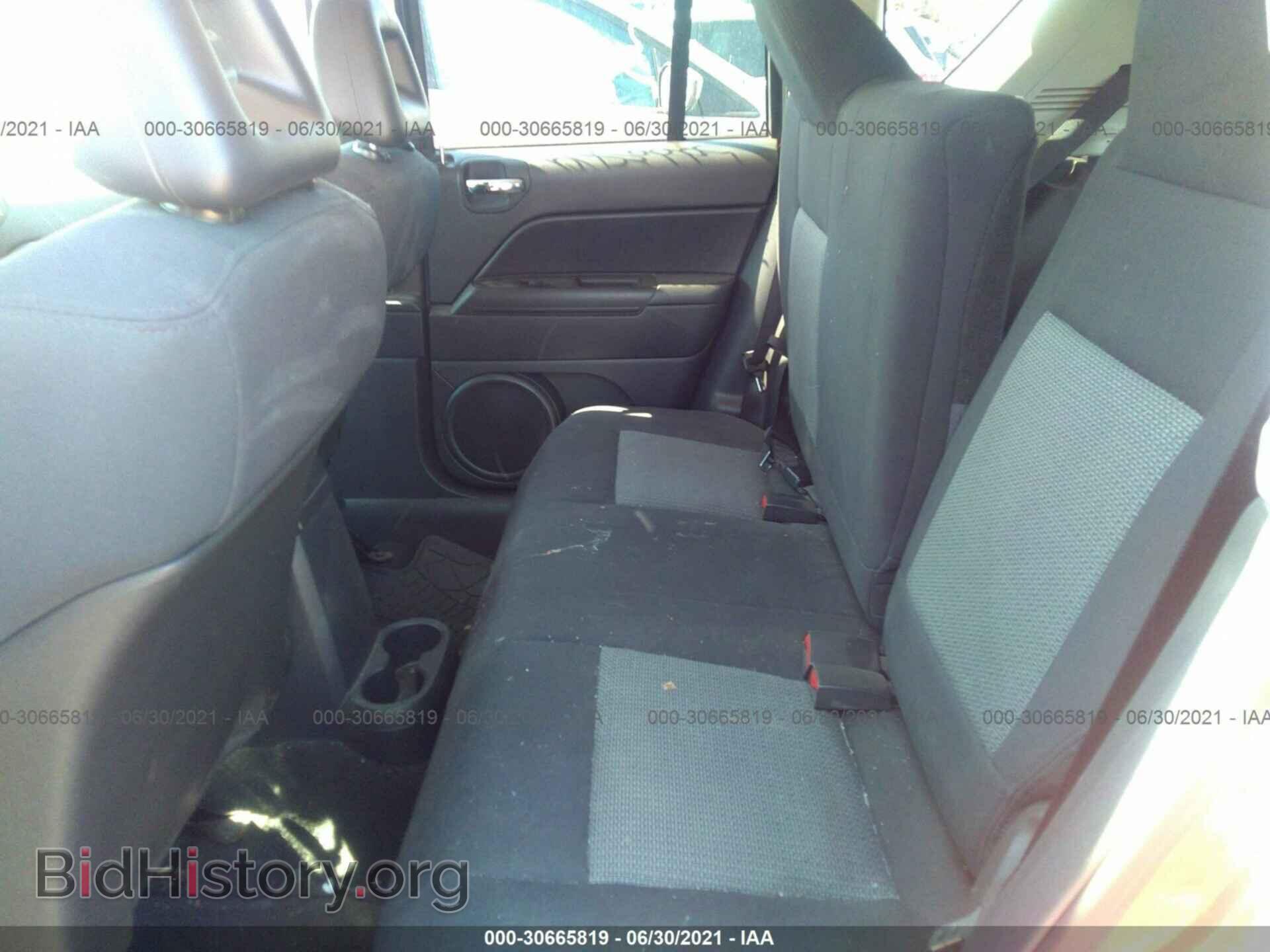 2009 JEEP COMPASS - VIN: 1J4FF47B29D238472 - Фото 8