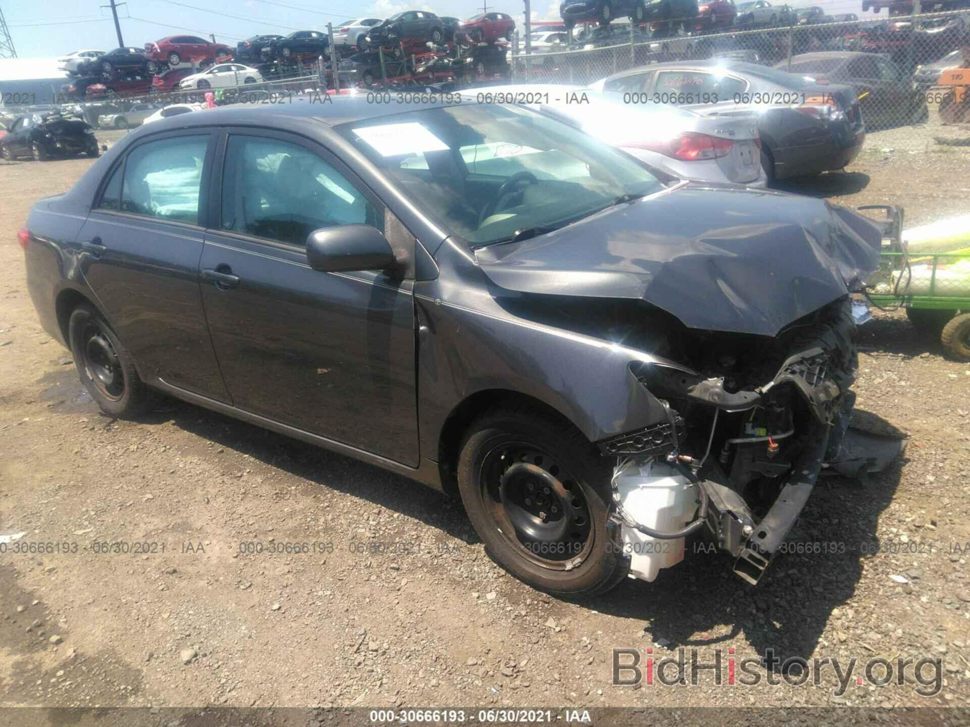 Photo 2T1BU4EE8BC673152 - TOYOTA COROLLA 2011