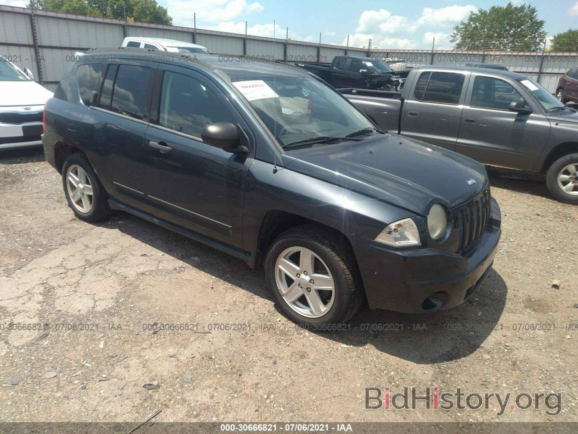 Фотография 1J8FF47WX8D696843 - JEEP COMPASS 2008