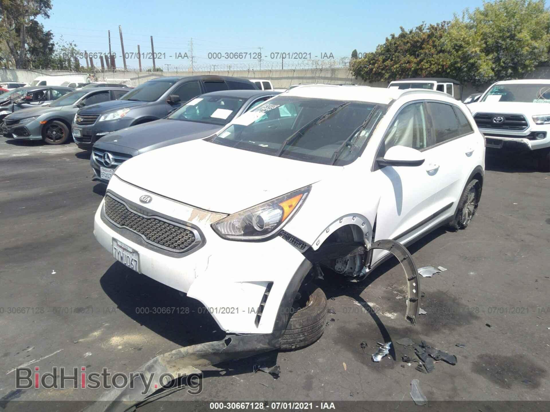 2017 KIA NIRO - VIN: KNDCB3LC4H5084501 - Фото 2