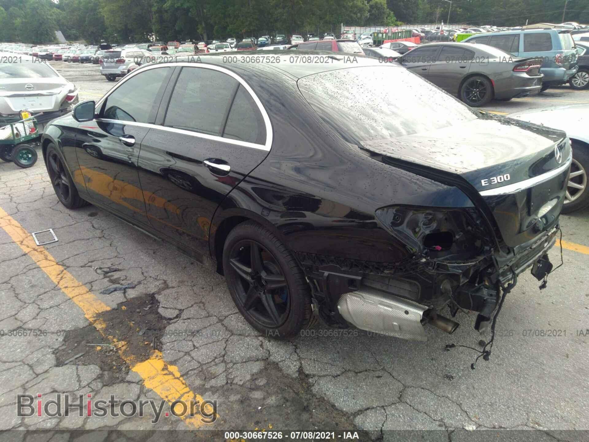2017 MERCEDES-BENZ E-CLASS - VIN: WDDZF4KB1HA073966 - Фото 3