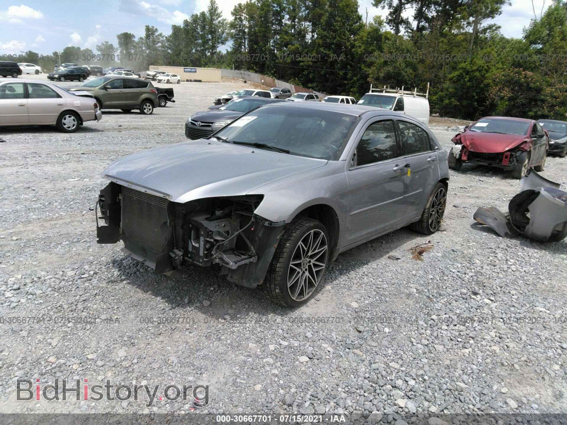 2013 CHRYSLER 200 - VIN: 1C3CCBBB8DN656247 - Photo 2