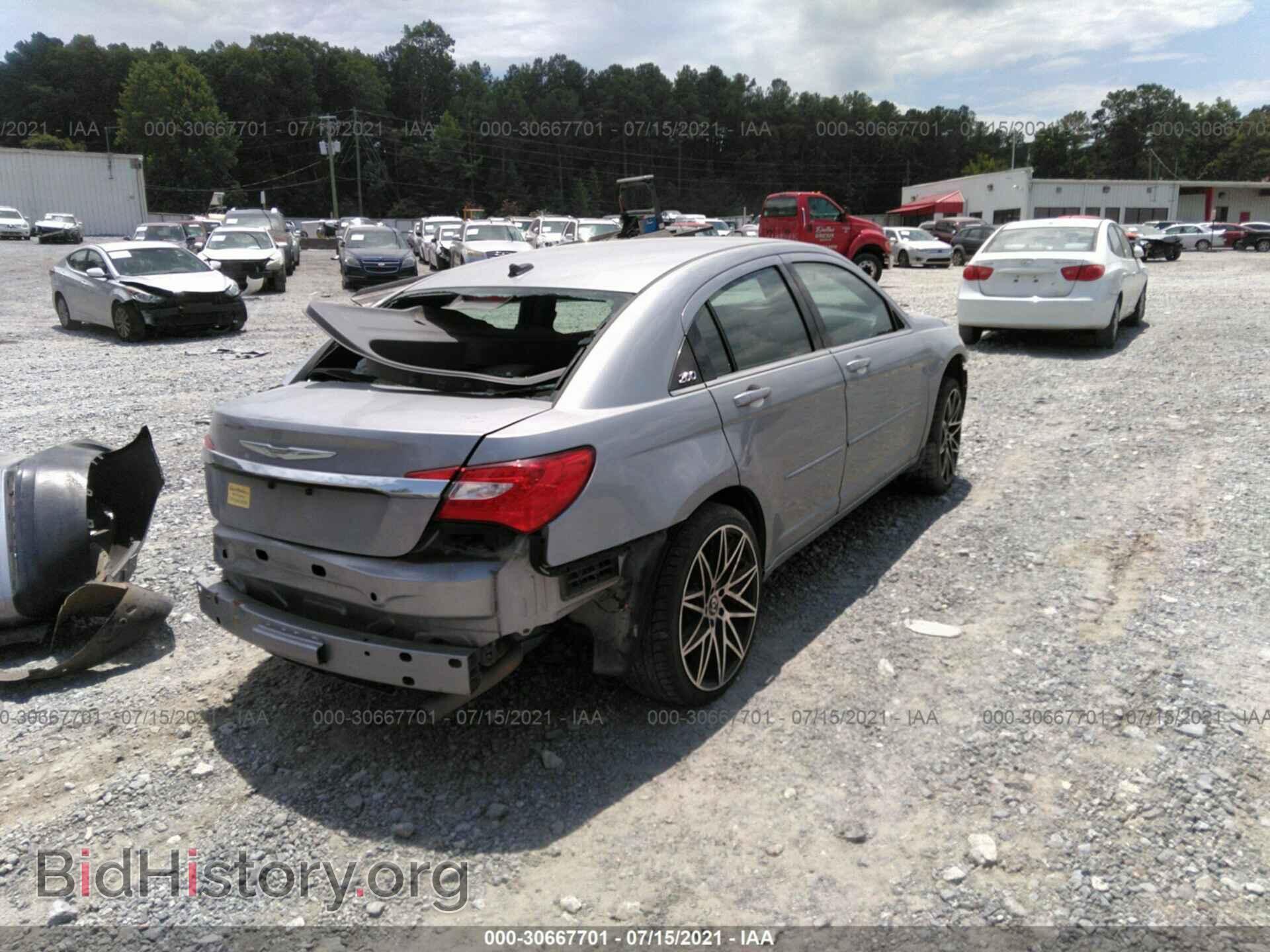 2013 CHRYSLER 200 - VIN: 1C3CCBBB8DN656247 - Photo 4