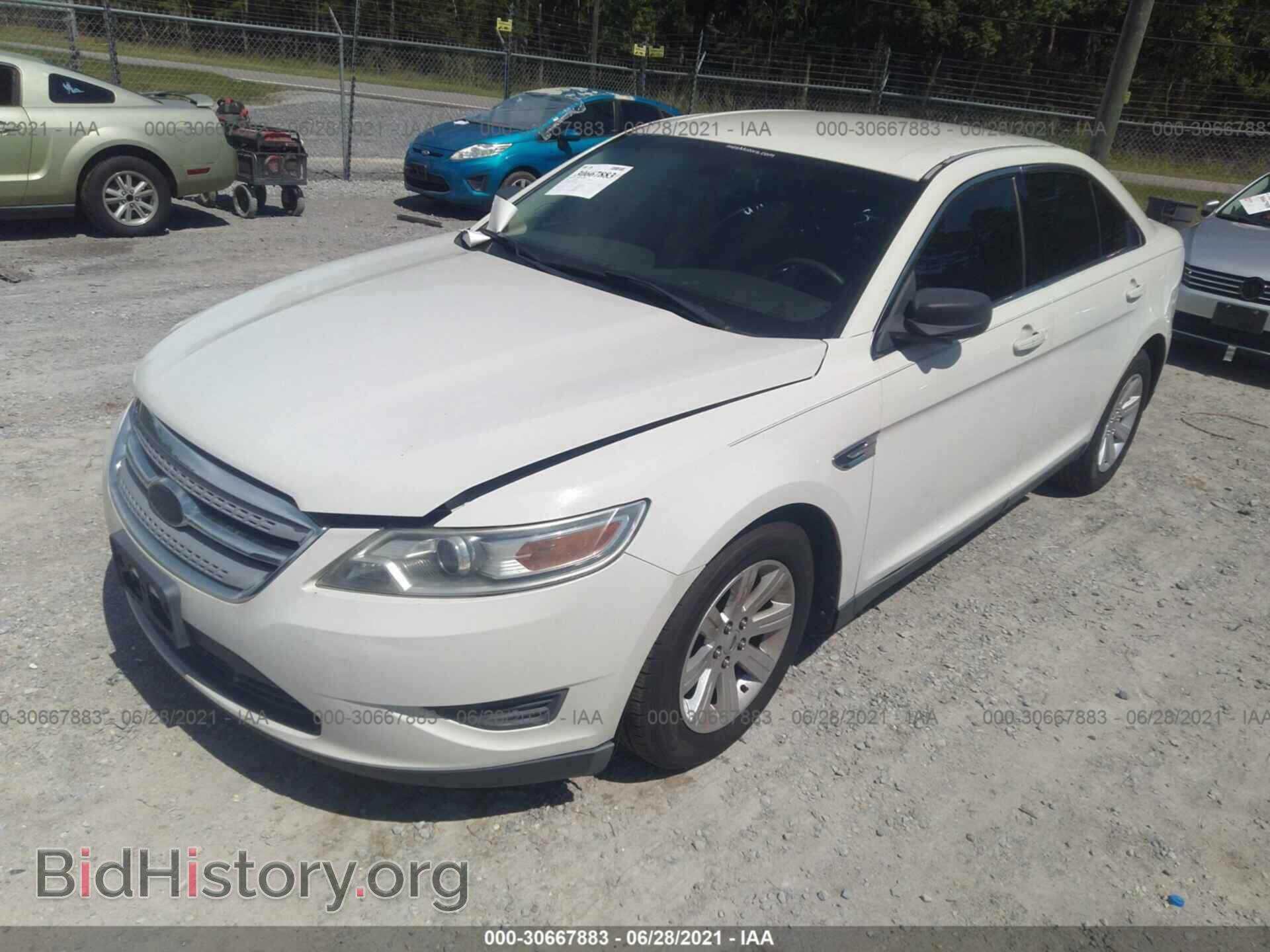 2011 FORD TAURUS - VIN: 1FAHP2DW7BG103151 - Photo 2