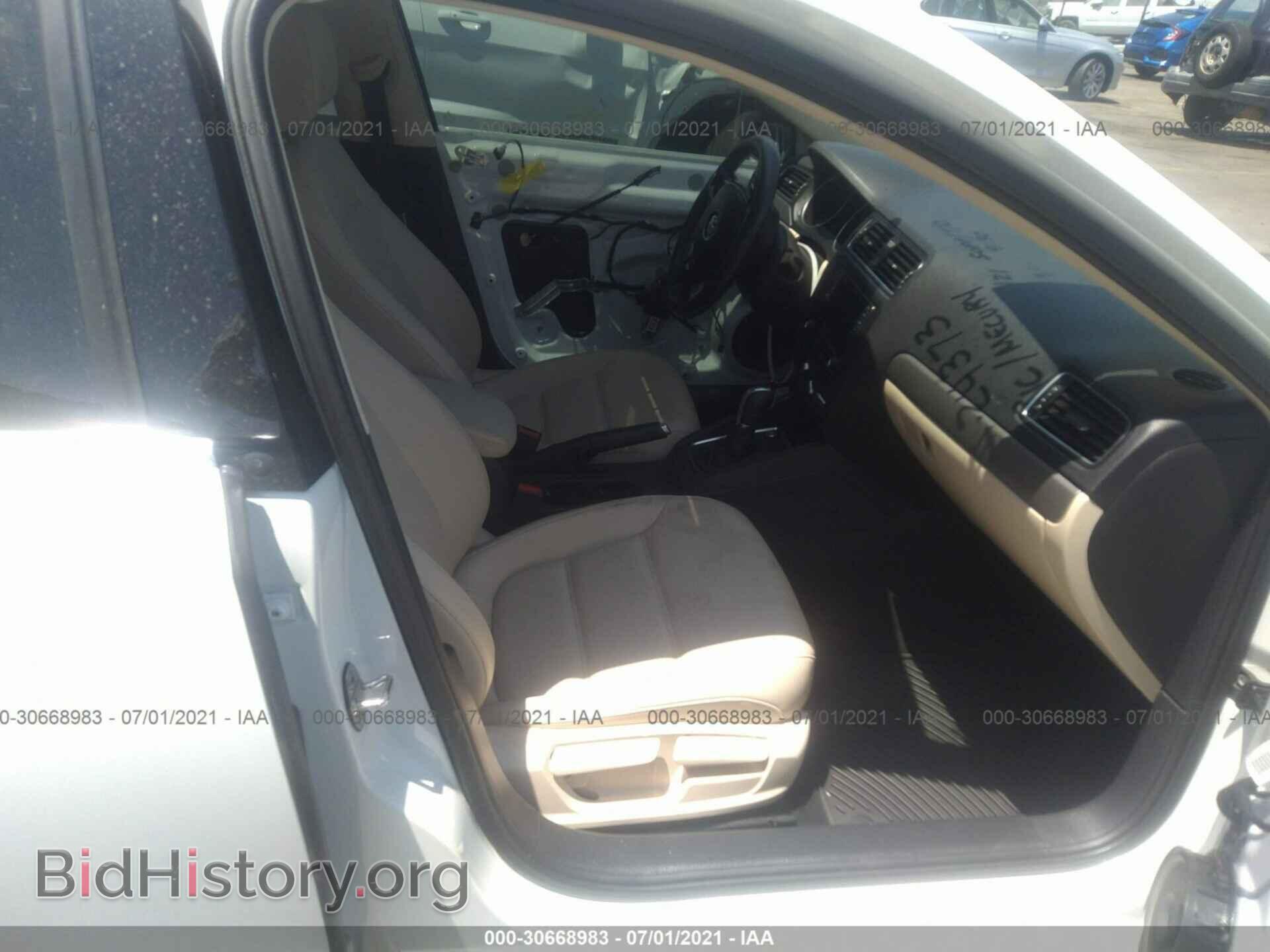 2017 VOLKSWAGEN JETTA - VIN: 3VWDB7AJ2HM371792 - Фото 5