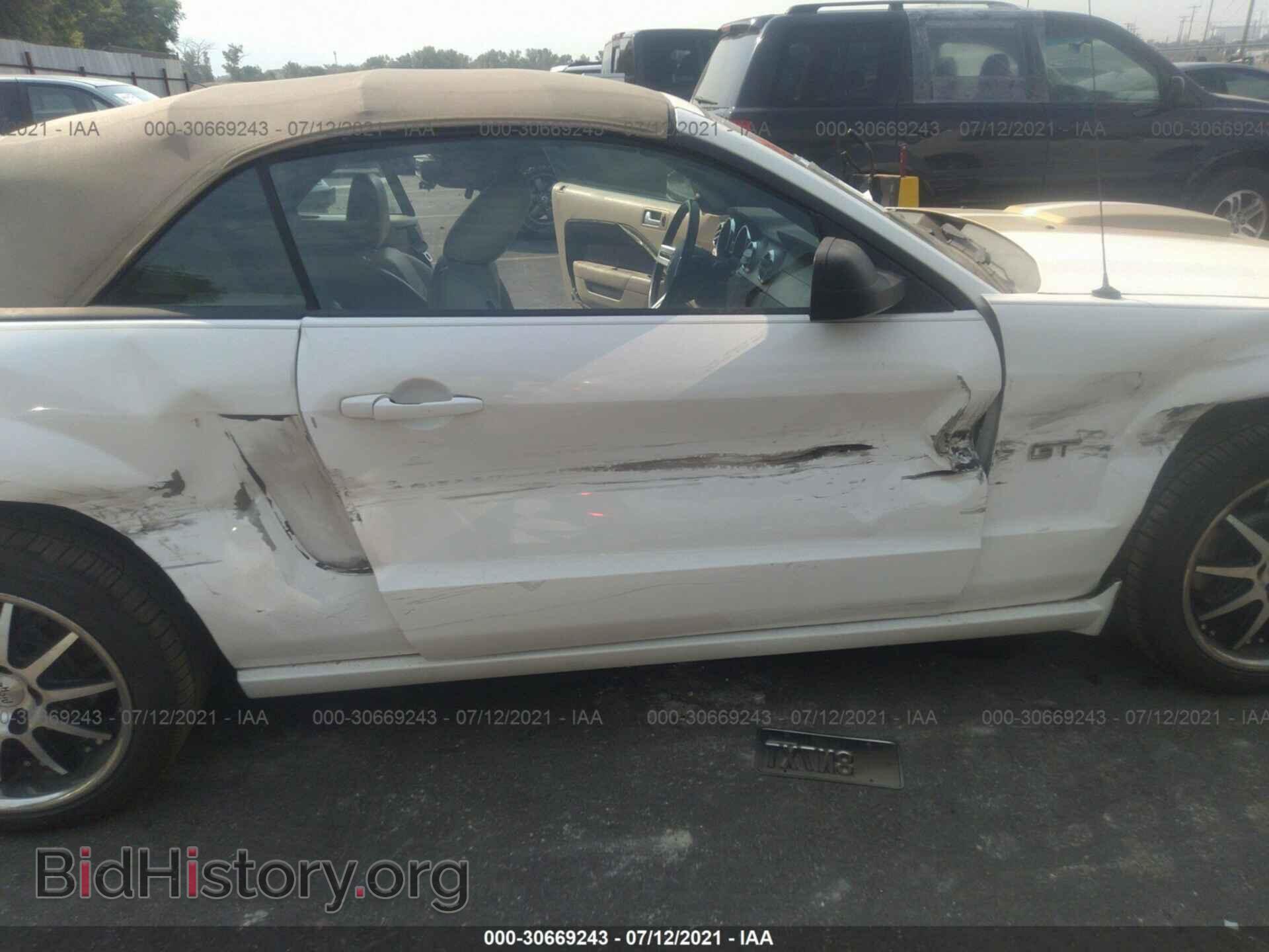 2007 FORD MUSTANG - VIN: 1ZVHT85H075227190 - Фото 6
