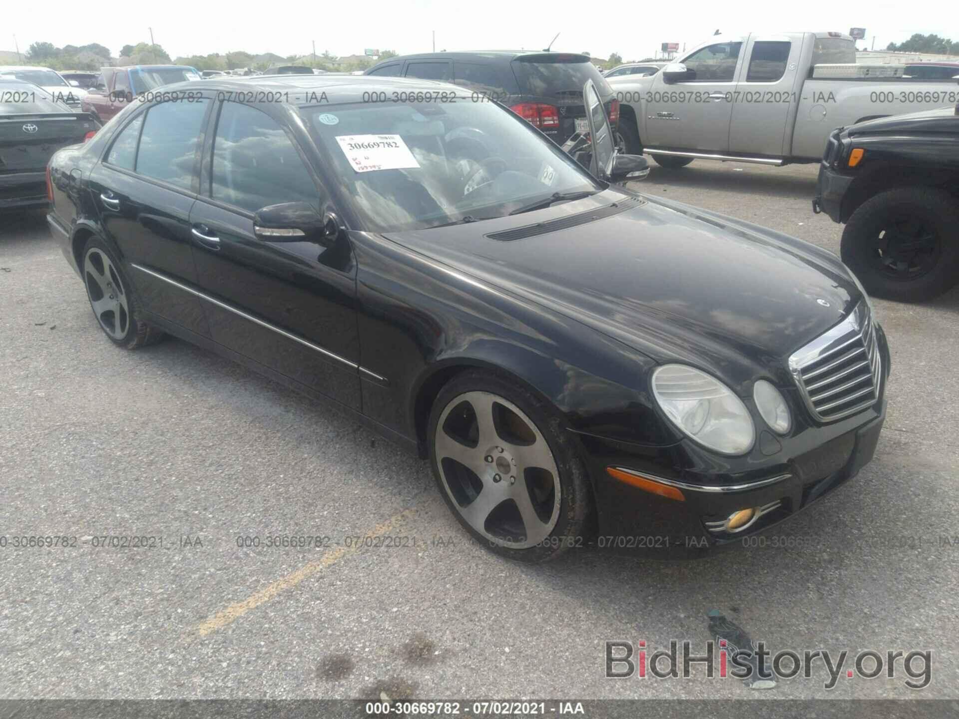 Photo WDBUF87X88B303155 - MERCEDES-BENZ E-CLASS 2008