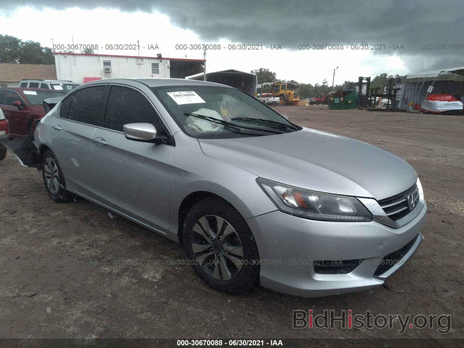 Photo 1HGCR2F32FA017662 - HONDA ACCORD SEDAN 2015