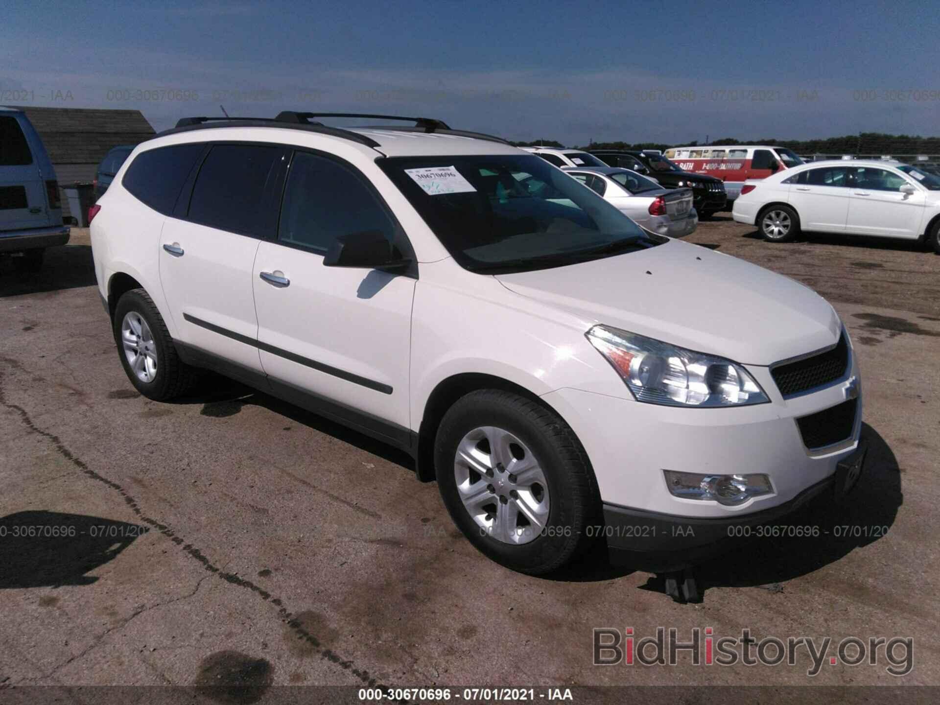 Фотография 1GNKREED1CJ383167 - CHEVROLET TRAVERSE 2012