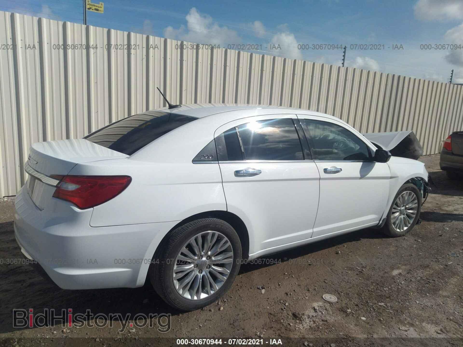 2011 CHRYSLER 200 - VIN: 1C3BC2FBXBN614956 - Фото 4