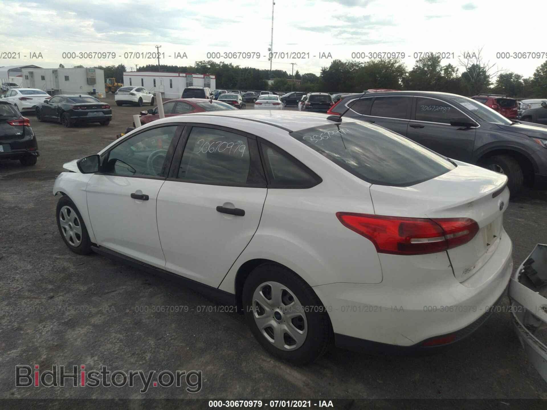 2016 FORD FOCUS - VIN: 1FADP3E28GL331173 - Фото 3