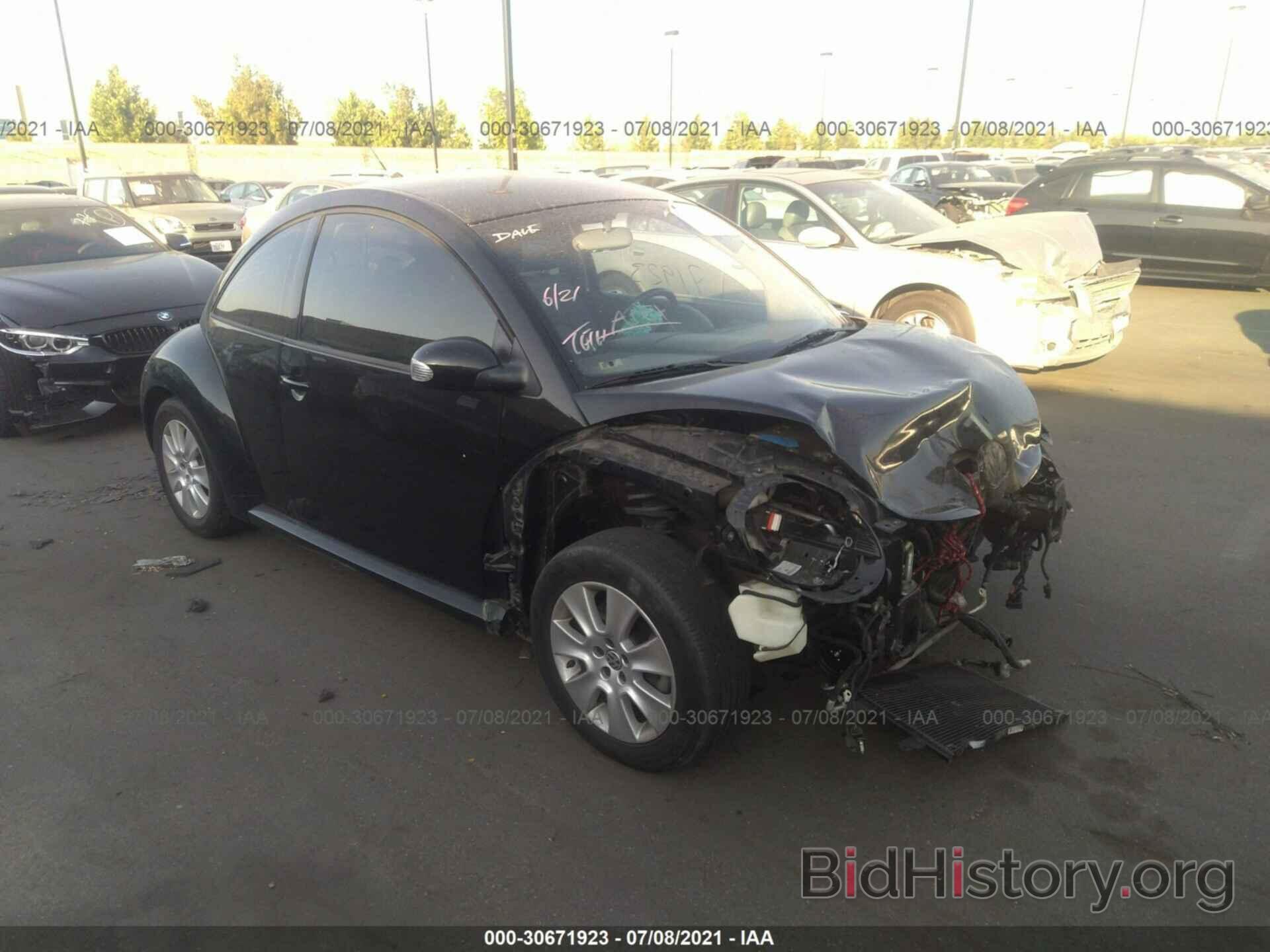 Photo 3VWPG3AG5AM017654 - VOLKSWAGEN NEW BEETLE COUPE 2010