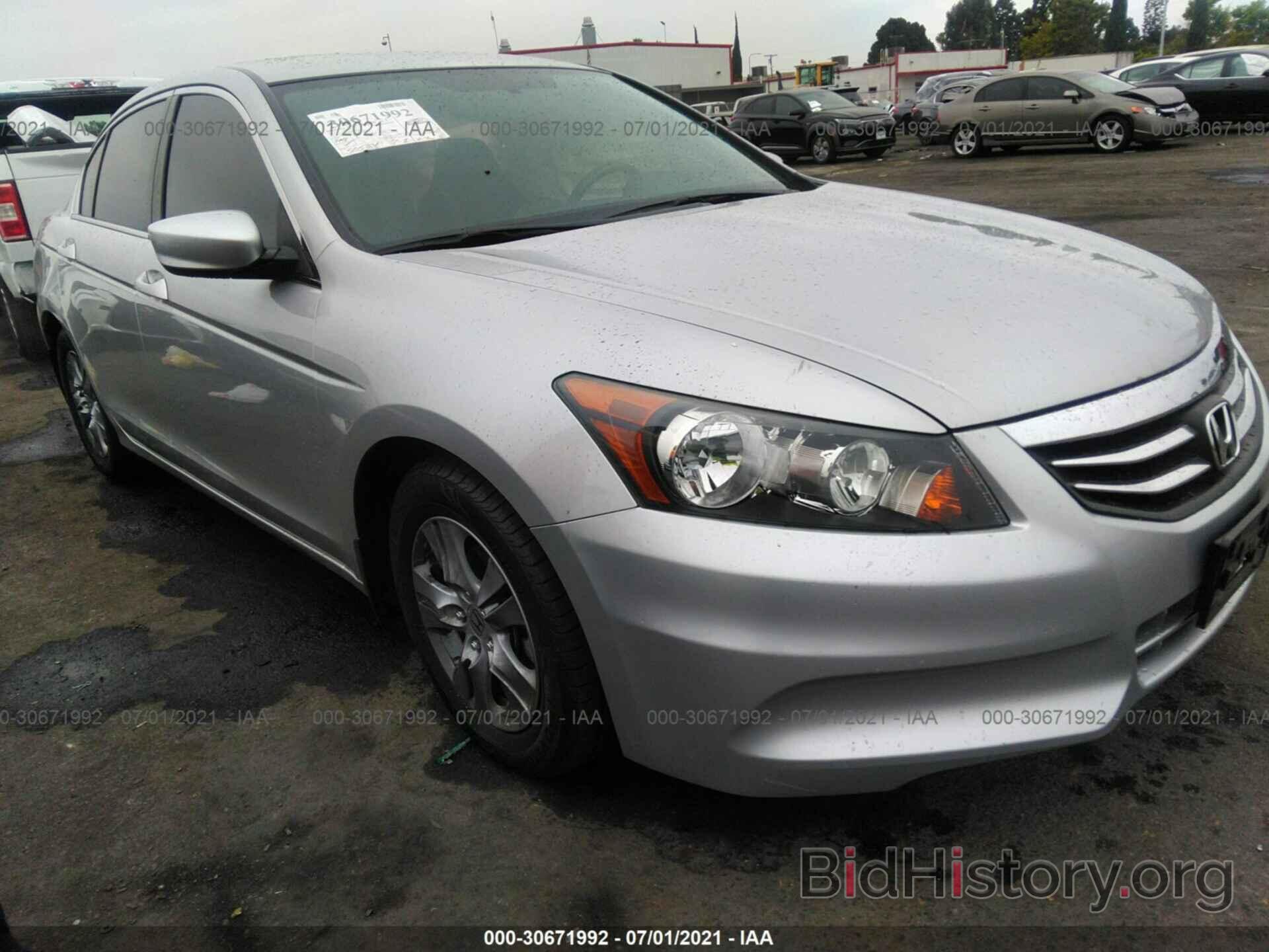 Photo 1HGCP2F45CA186424 - HONDA ACCORD SDN 2012