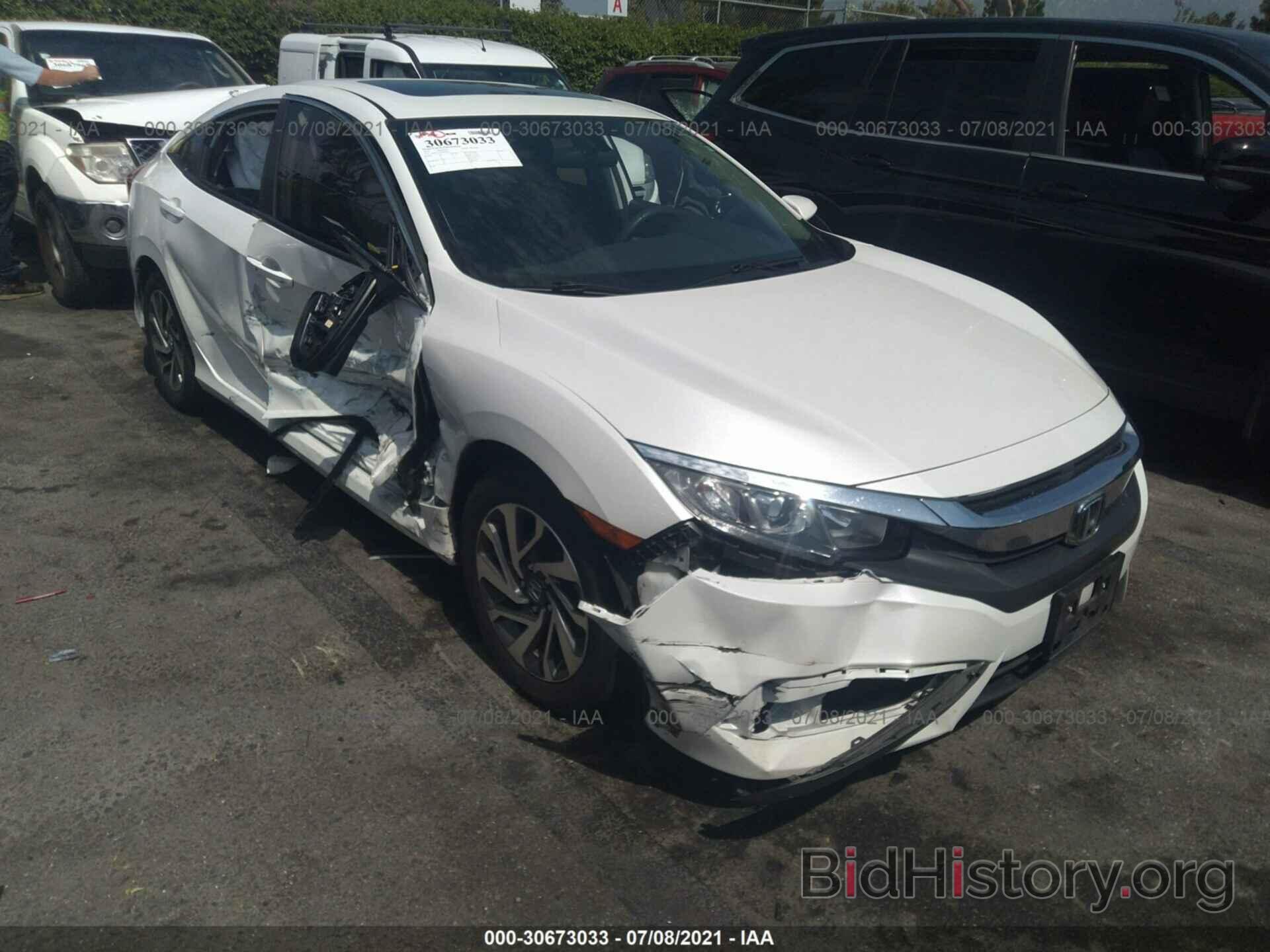 Photo 19XFC2F74JE206206 - HONDA CIVIC SEDAN 2018